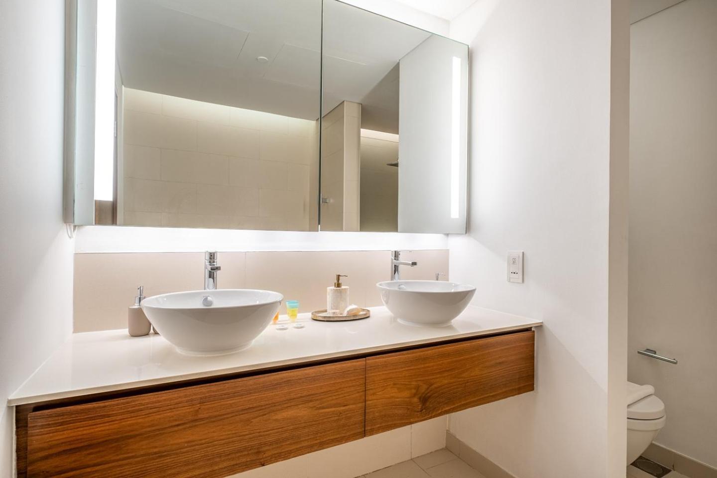 Lush 2 & Half Br In Walk With Burj Khalifa View *