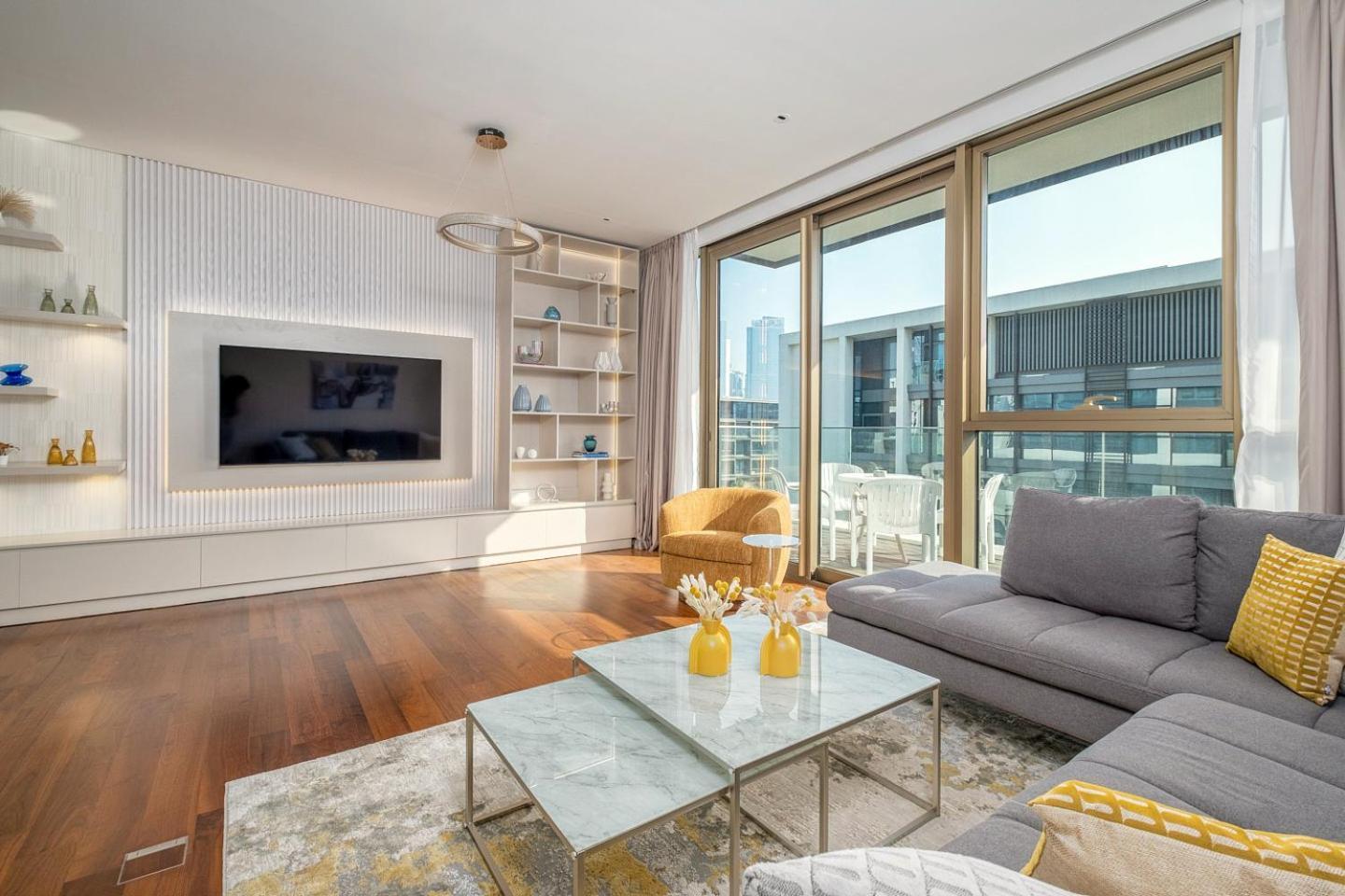 Lush 2 & Half Br In Walk With Burj Khalifa View Apartment *