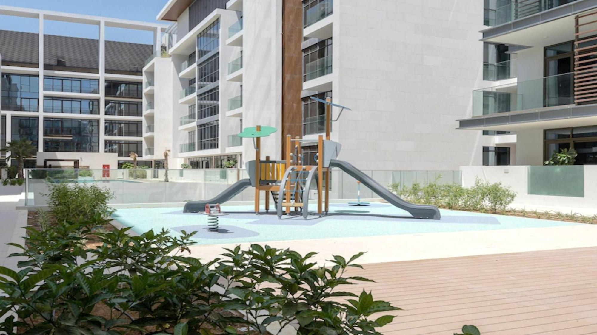 Apartment Lush 2 & Half Br In Walk With Burj Khalifa View