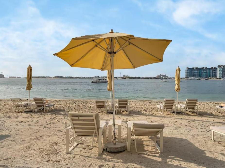 Homes & Beyond I Pristine 2br With Waterfront View Apartment Dubai