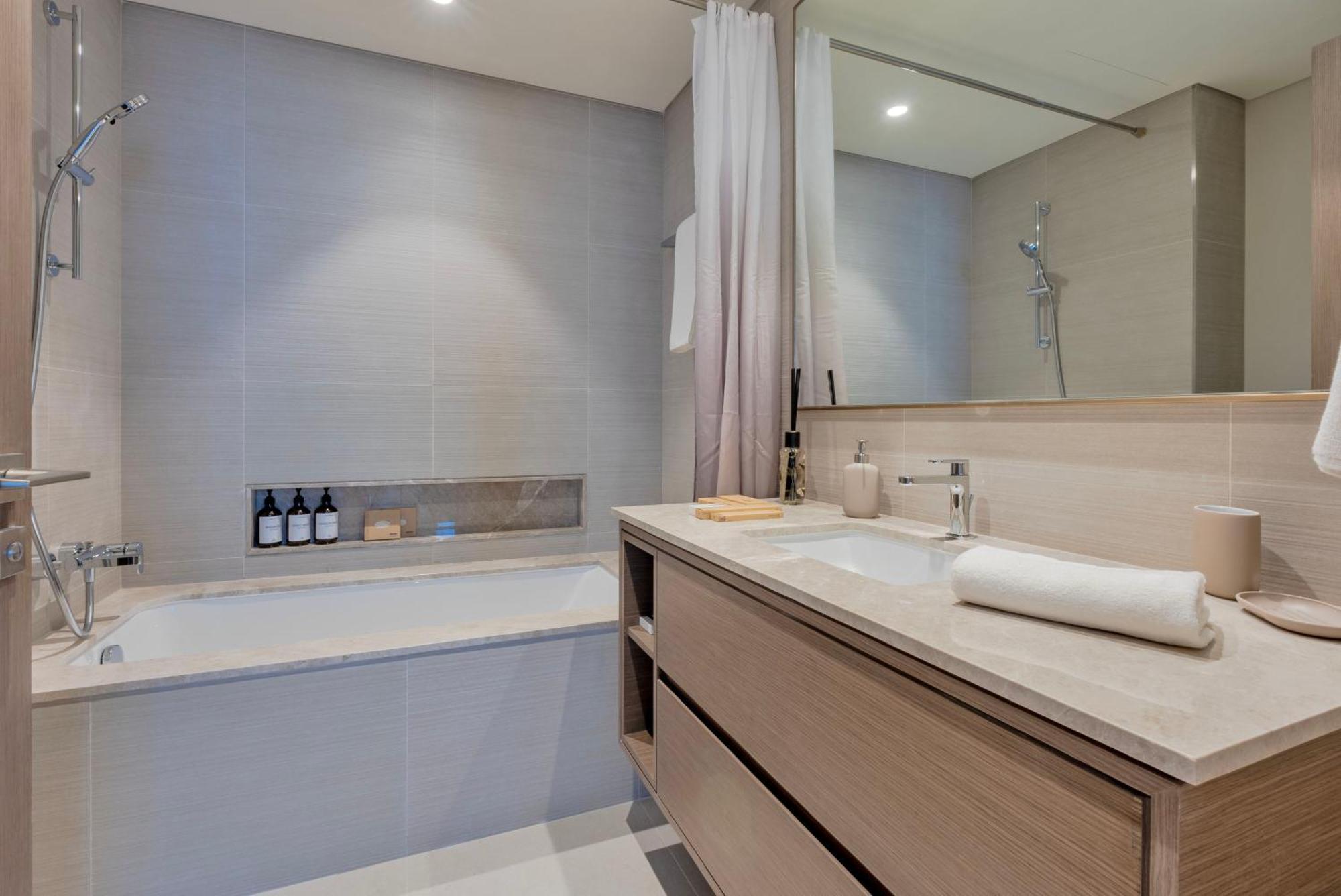 Apartment Downtown Luxury - Full Burj Khalifa & Fountain Views - 5 Minutes Walk To Mall