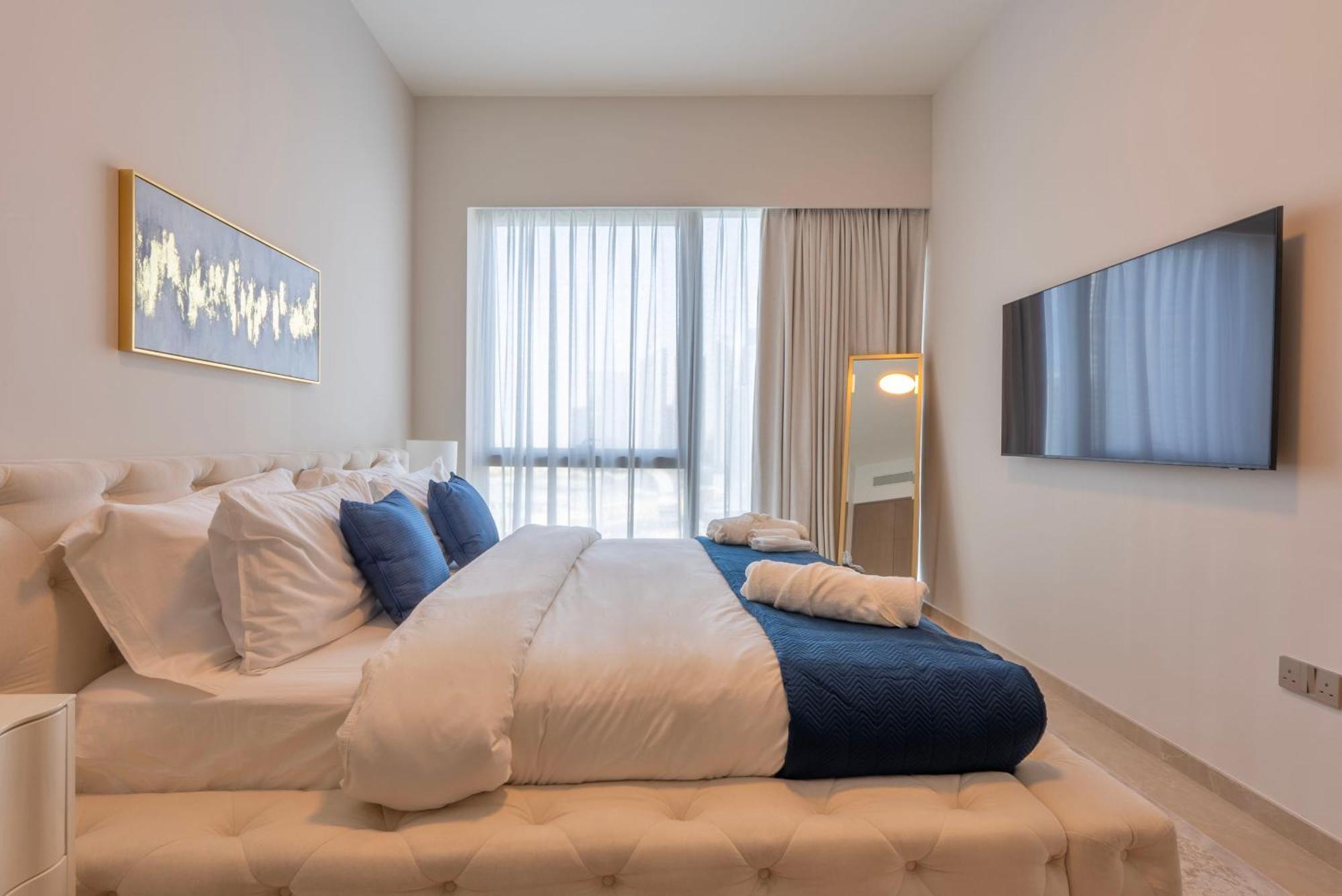 Downtown Luxury - Full Burj Khalifa & Fountain Views - 5 Minutes Walk To Mall *