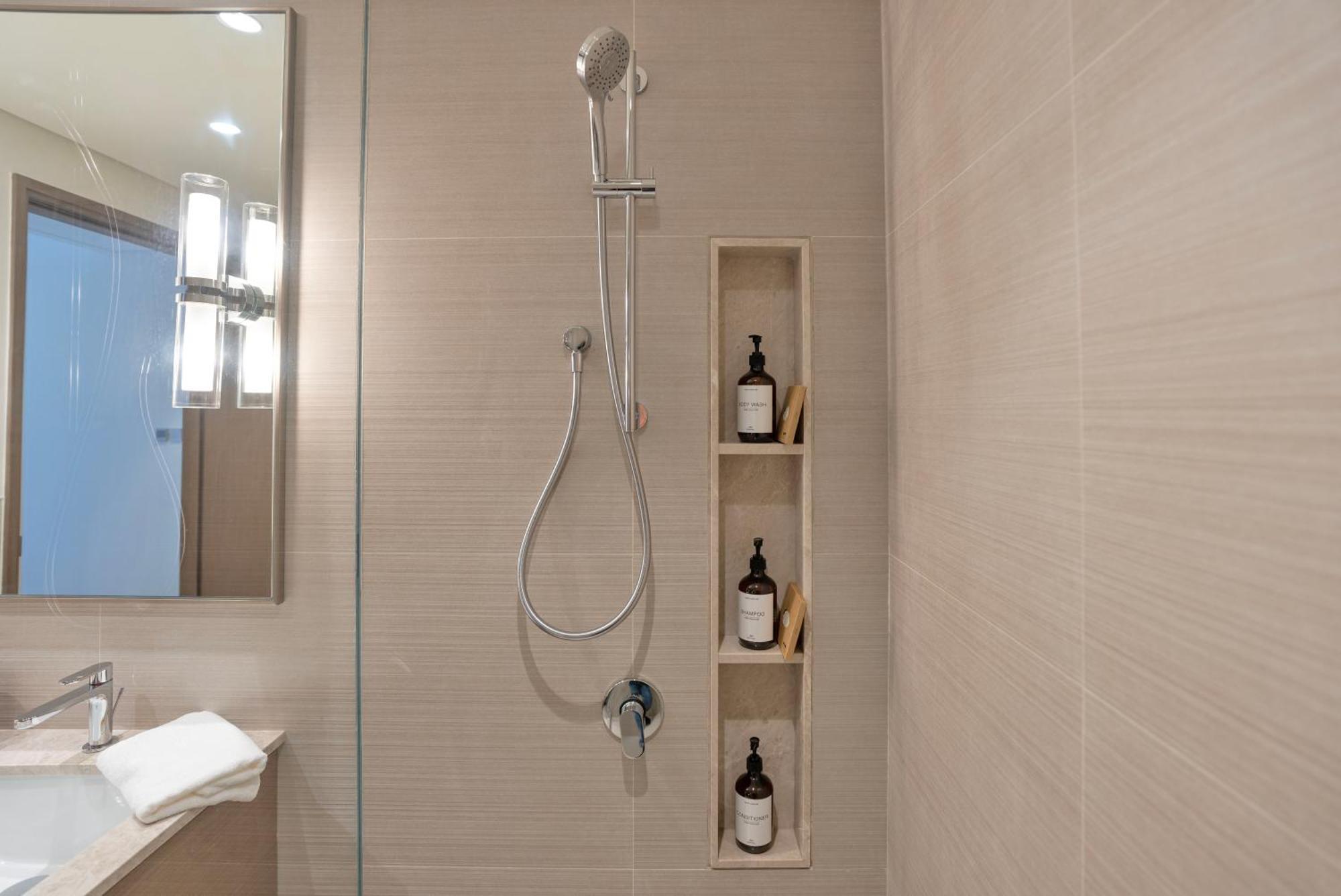Downtown Luxury - Full Burj Khalifa & Fountain Views - 5 Minutes Walk To Mall Apartment Dubai