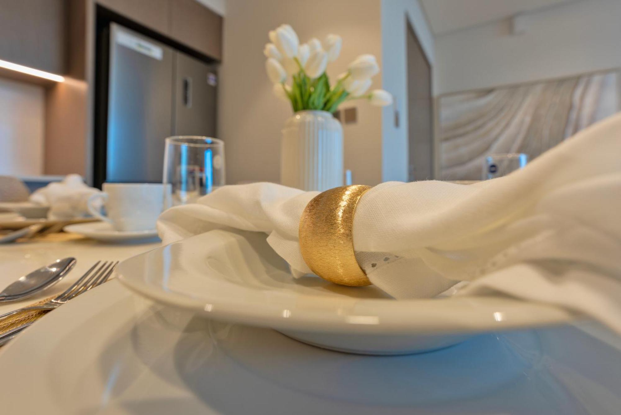 Apartment Downtown Luxury - Full Burj Khalifa & Fountain Views - 5 Minutes Walk To Mall *