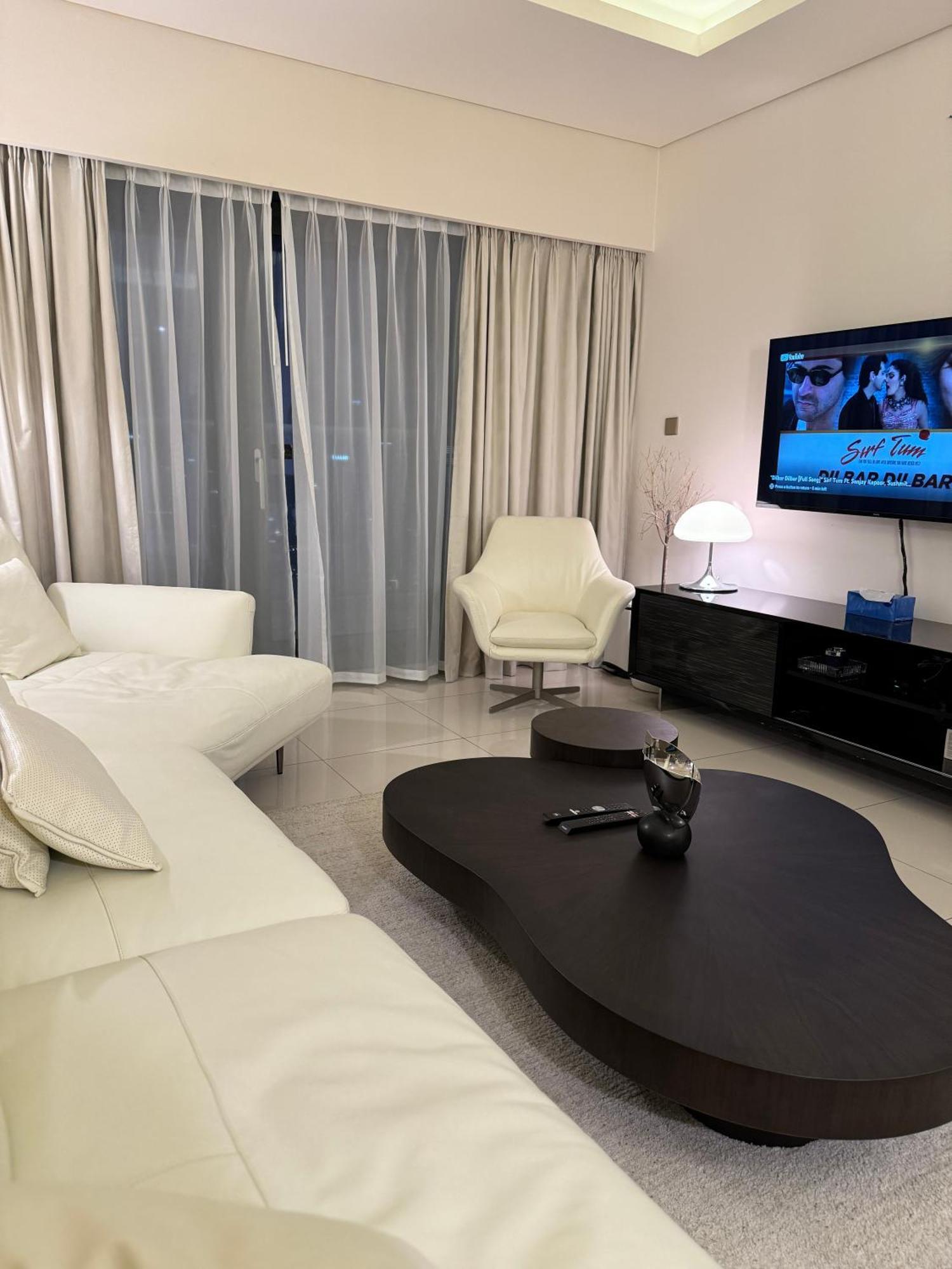 Royal By Damac Paramount Towers B Burj Khalifa Views Apartment Dubai