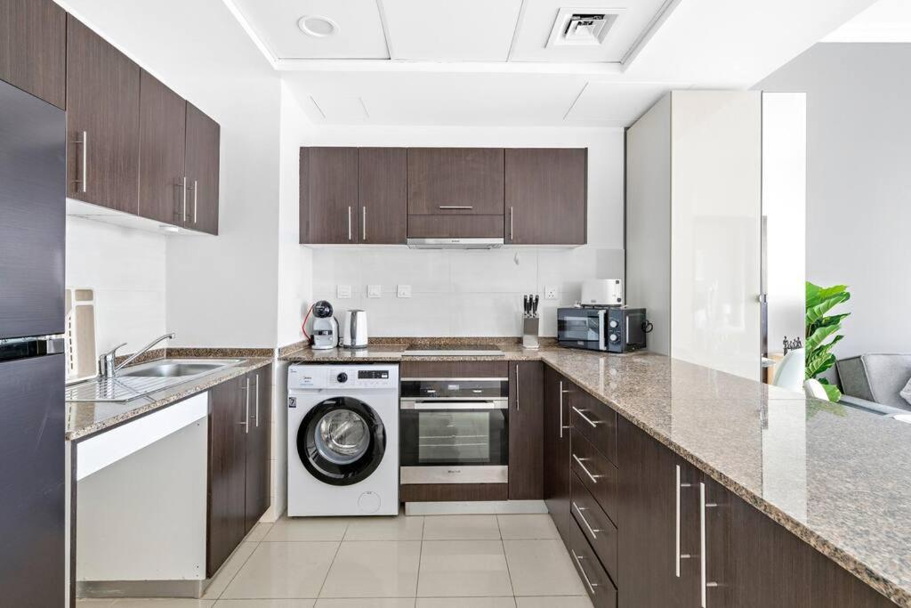 Stonetree - Elegant 1br With Amazing Building Facilities *