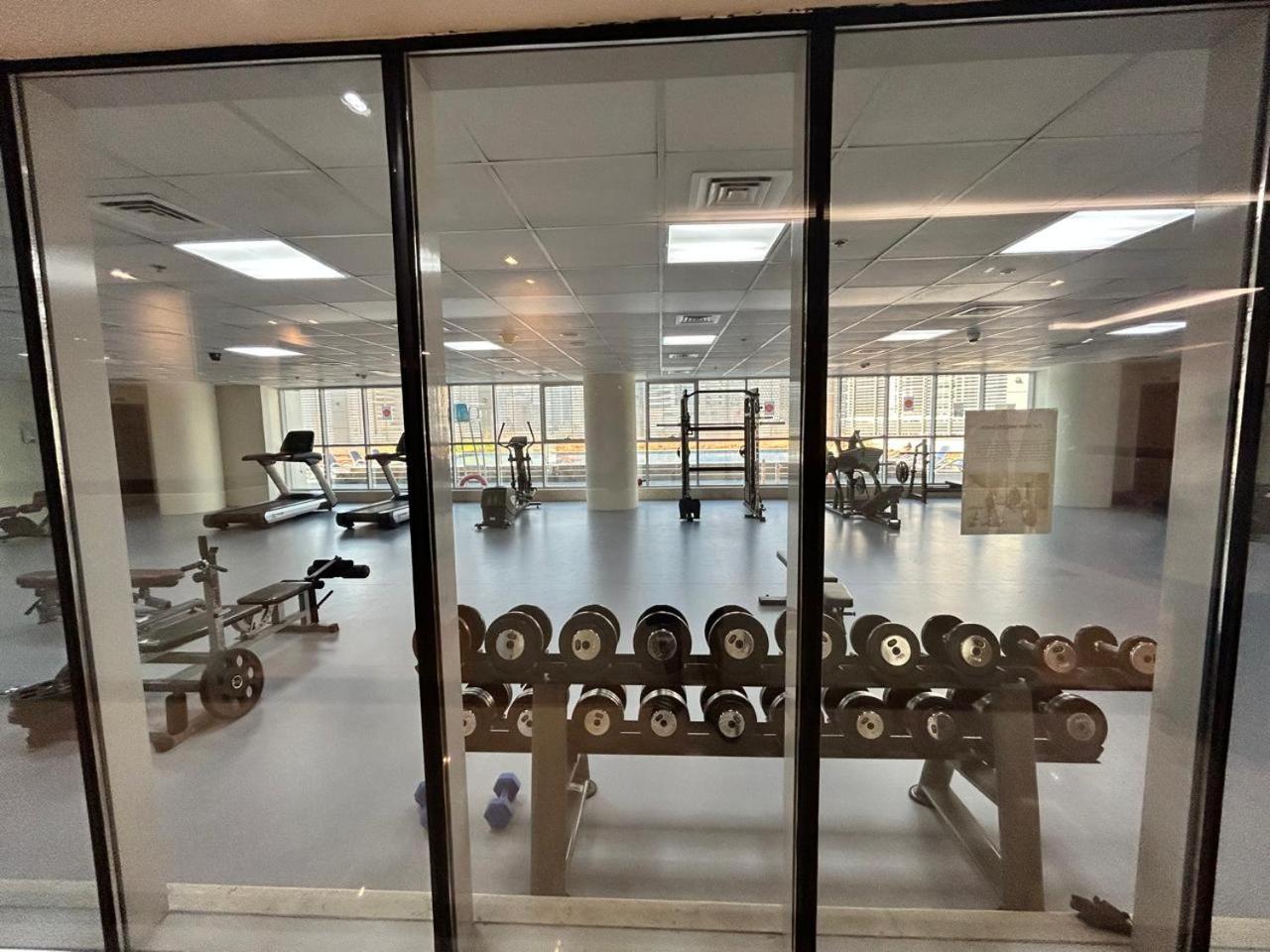 Spacious 1bhk Apartment, Near Centre * Dubai