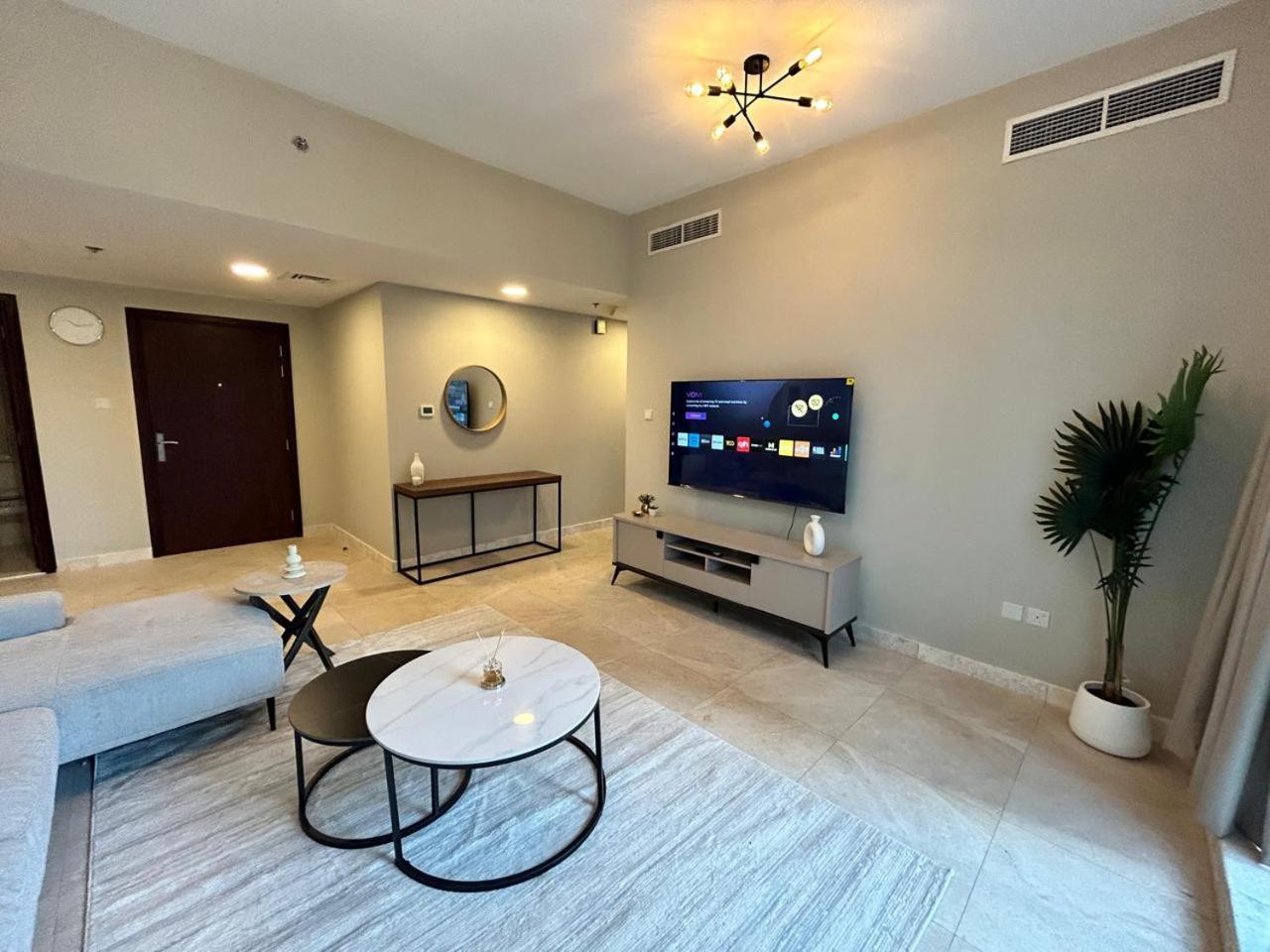 Spacious 1bhk Apartment, Near Centre