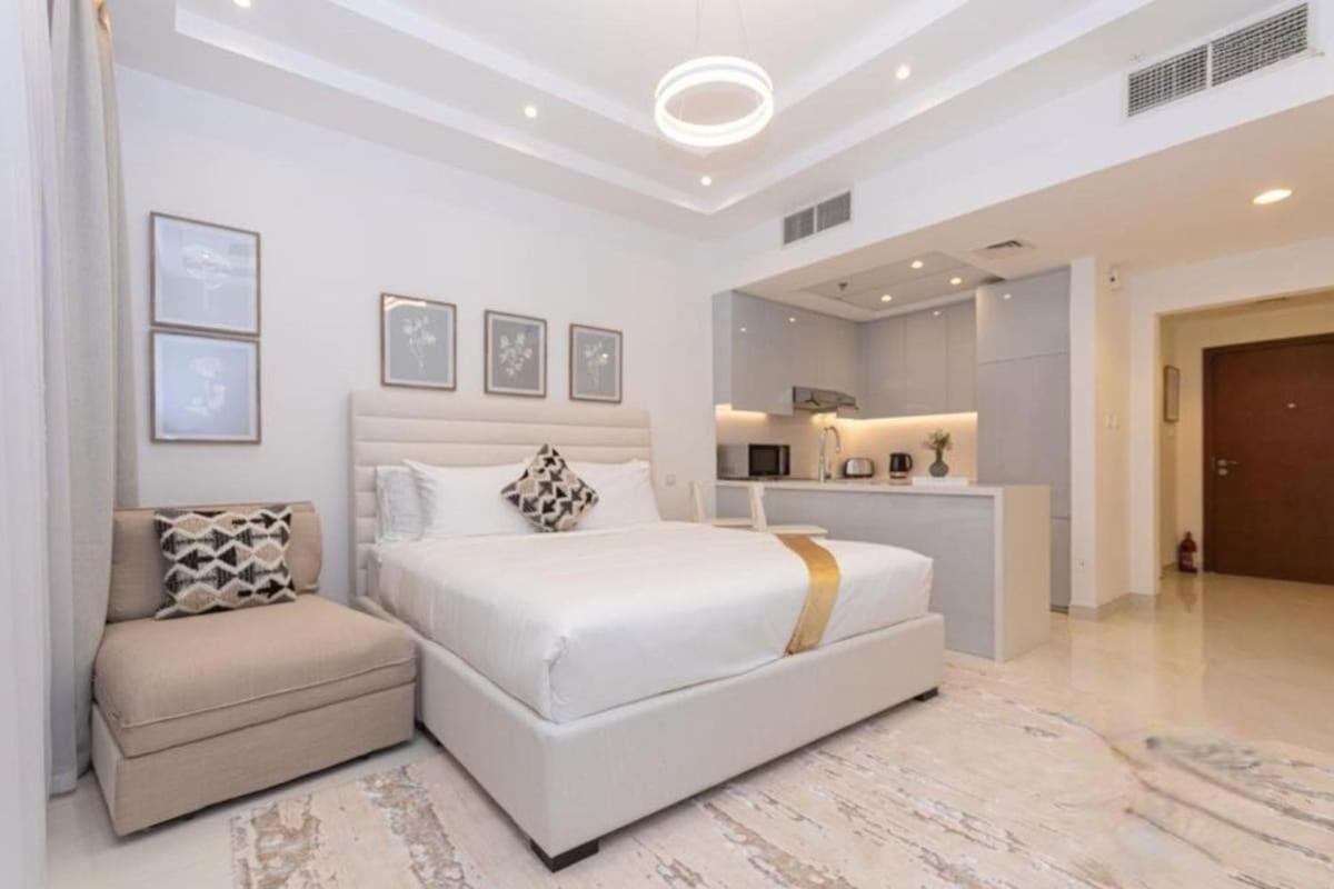 Stylish 5 Min Walk To Mall & Burj Khalifa Apartment