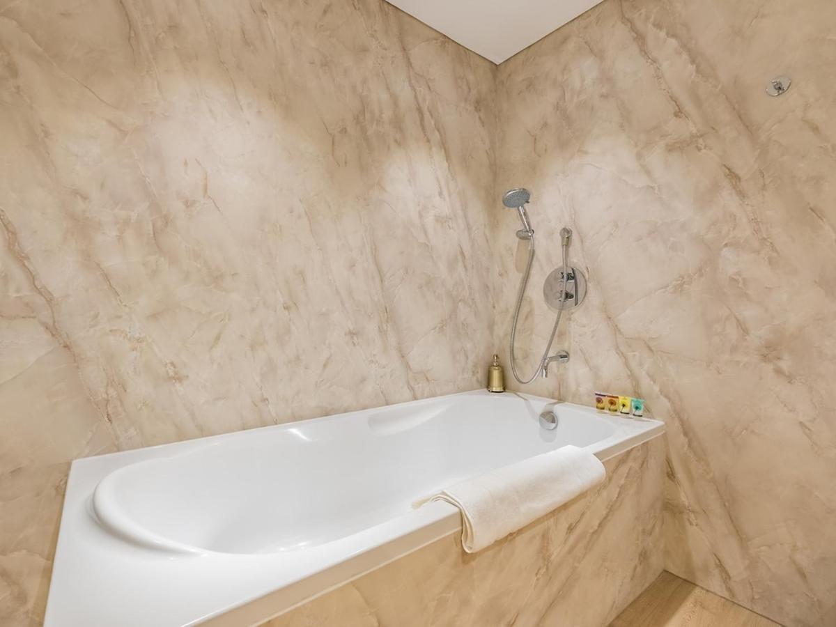 Luxury Spacious In The Iconic Park Towers Apartment Dubai