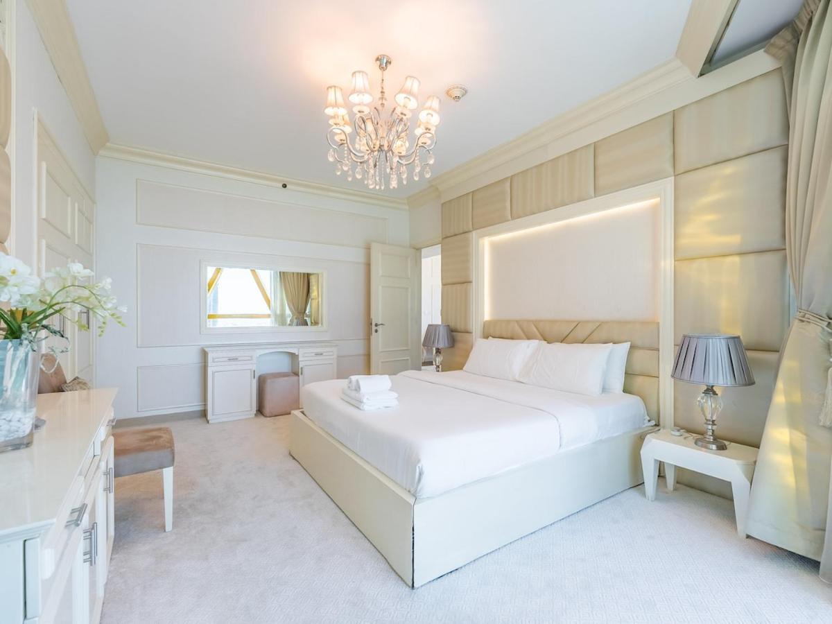 Luxury Spacious In The Iconic Park Towers Apartment Dubai