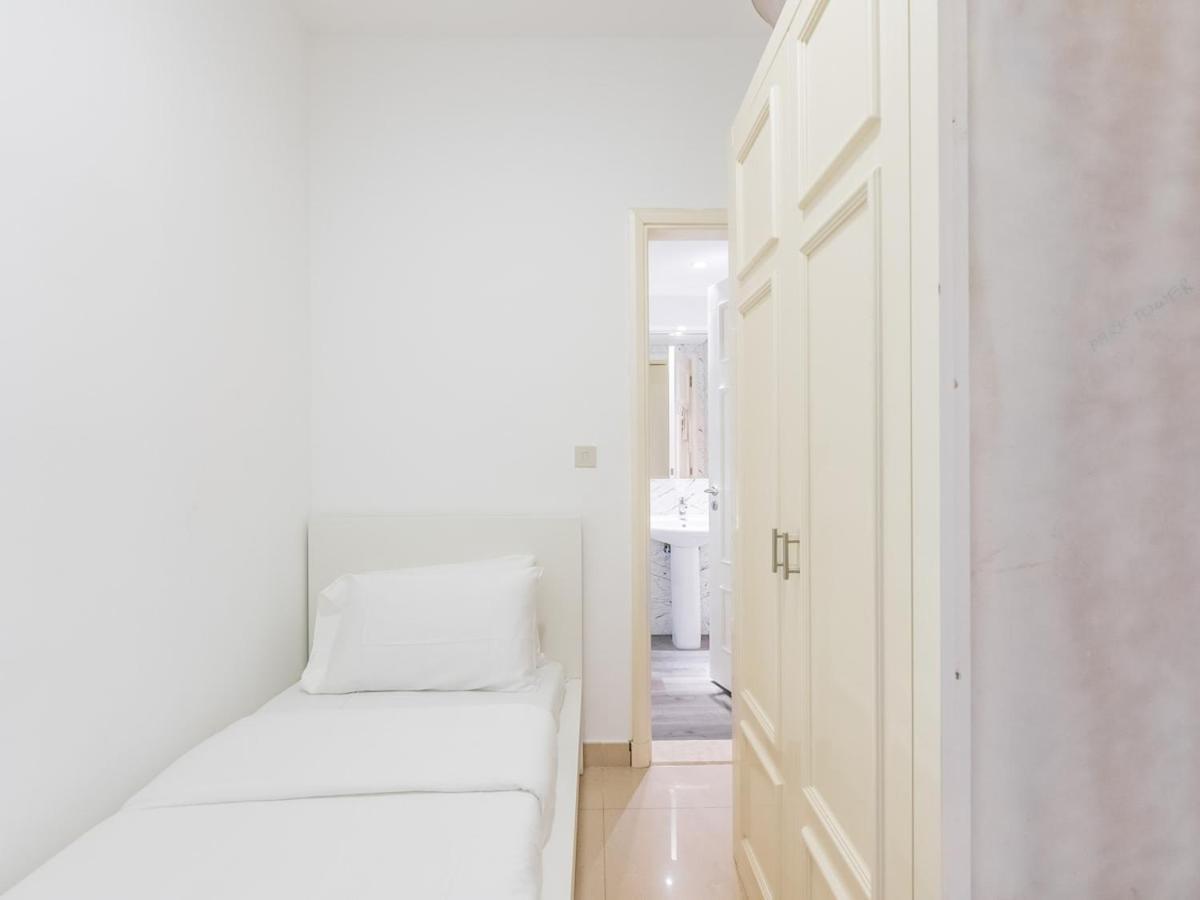 Apartment Luxury Spacious In The Iconic Park Towers