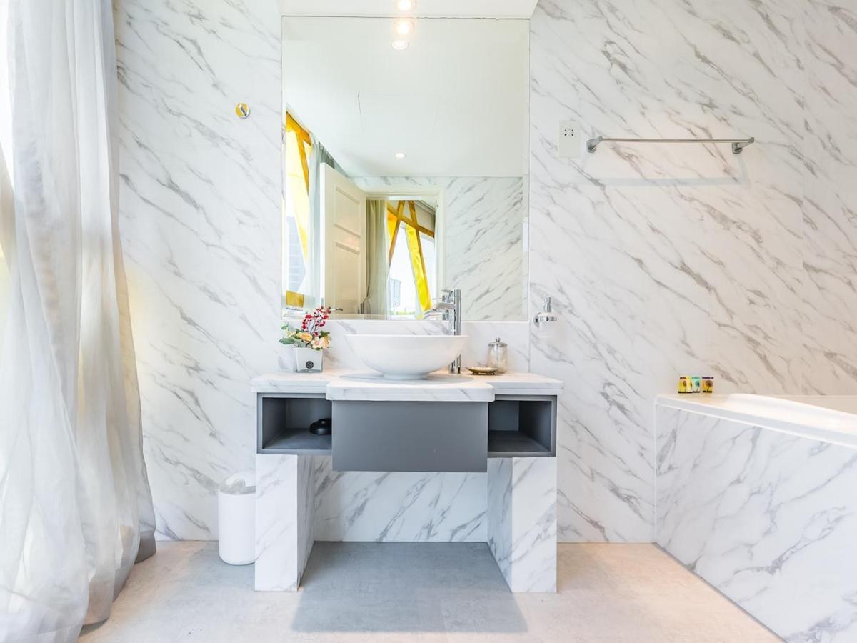 Luxury Spacious In The Iconic Park Towers Apartment
