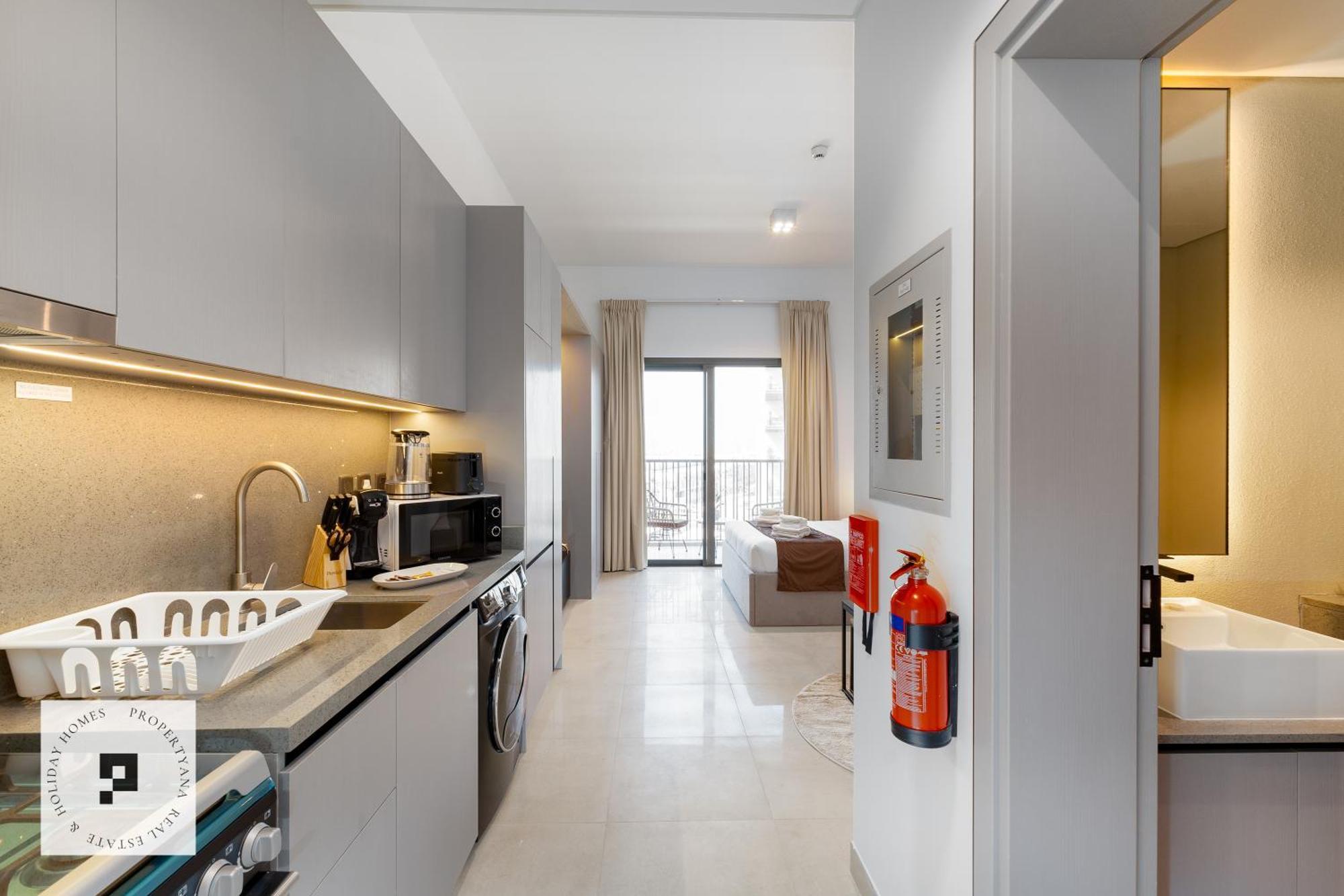 Budget-friendly Brand New In Mag 980 * Dubai