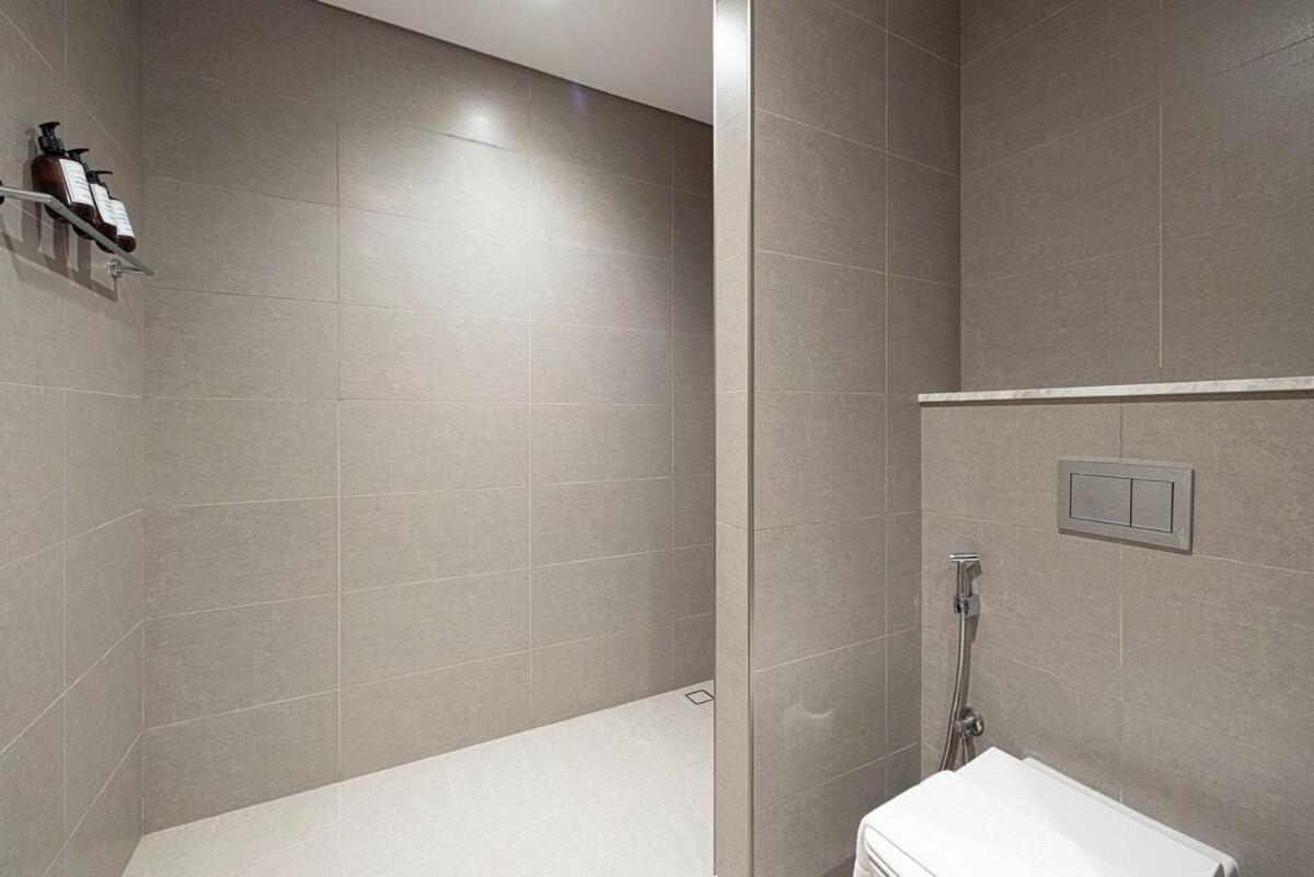 Walk To Mall- Enjoy Burj Khalifa Show Apartment *