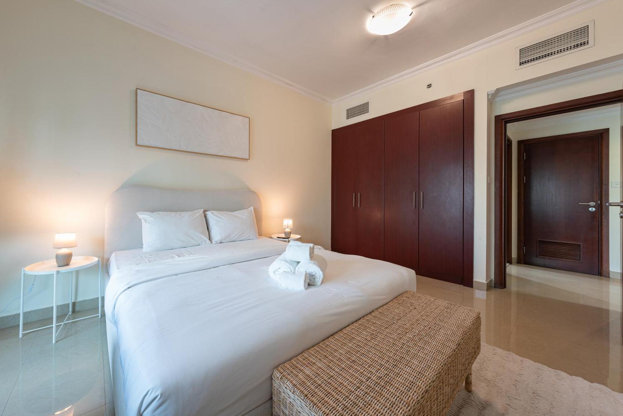 Perfect - 1bedroom With Full Marina View Apartment *