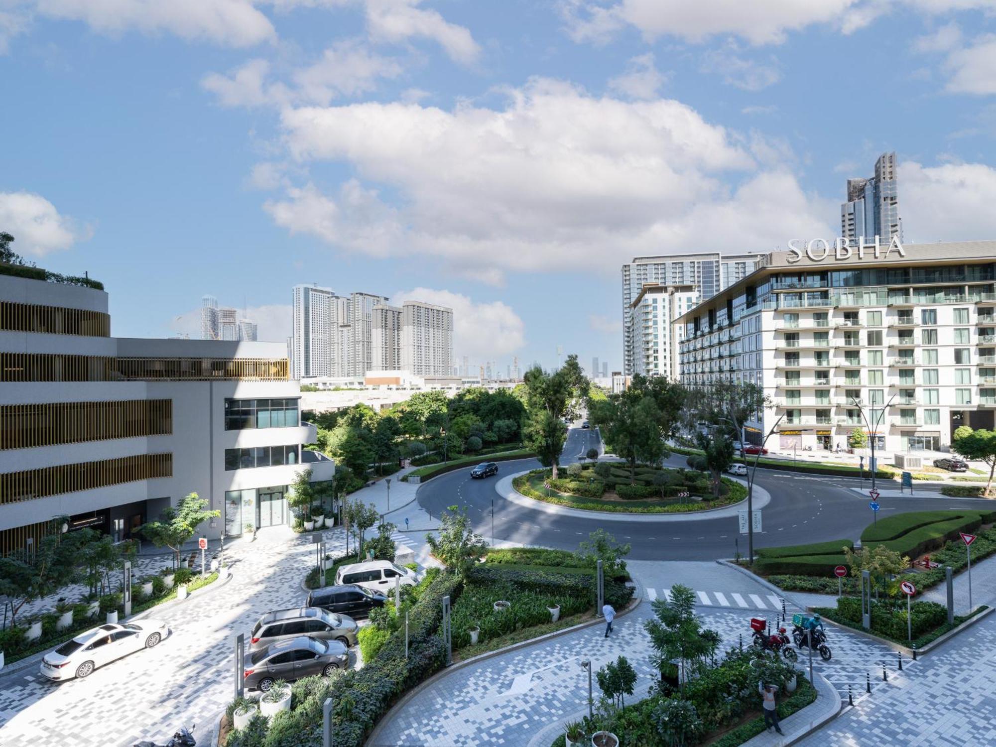Luxury 1br Featuring Guest & Study Room-sobha Waves *