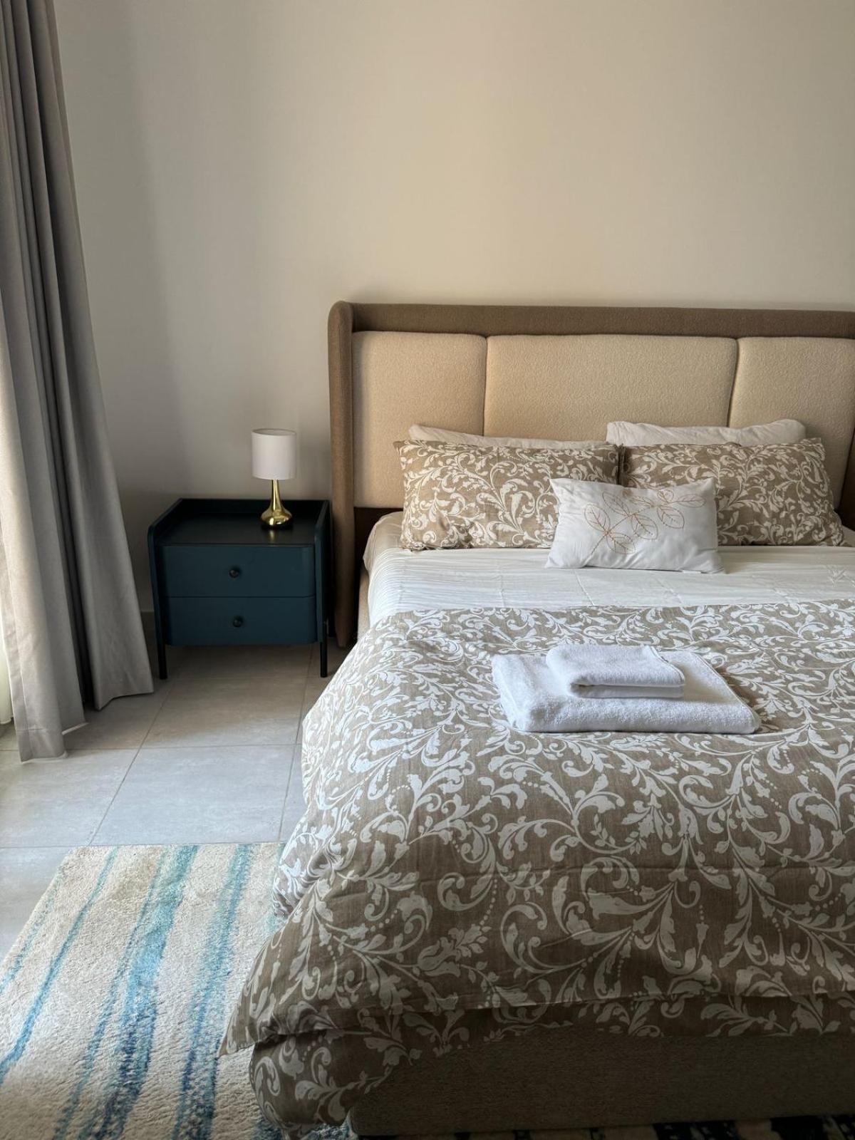 Apartment Fully Equipped Prime Location With Pool & Gym