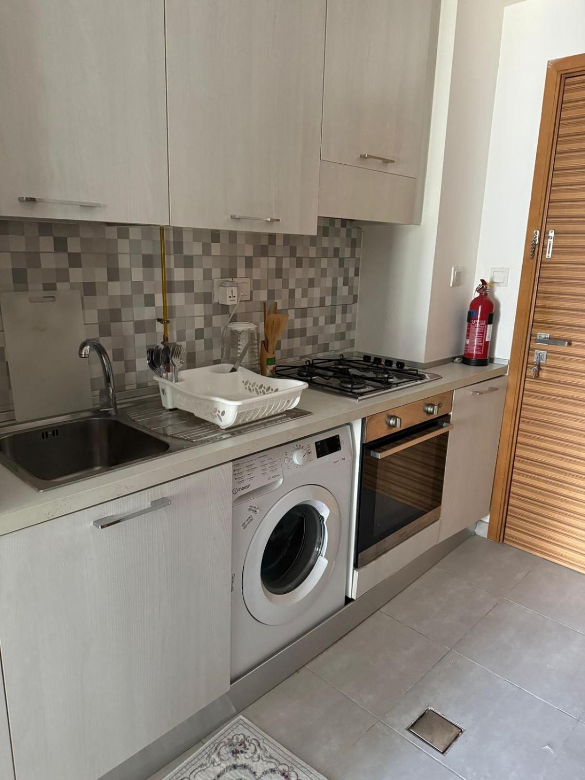 Apartment Fully Equipped Prime Location With Pool & Gym Dubai