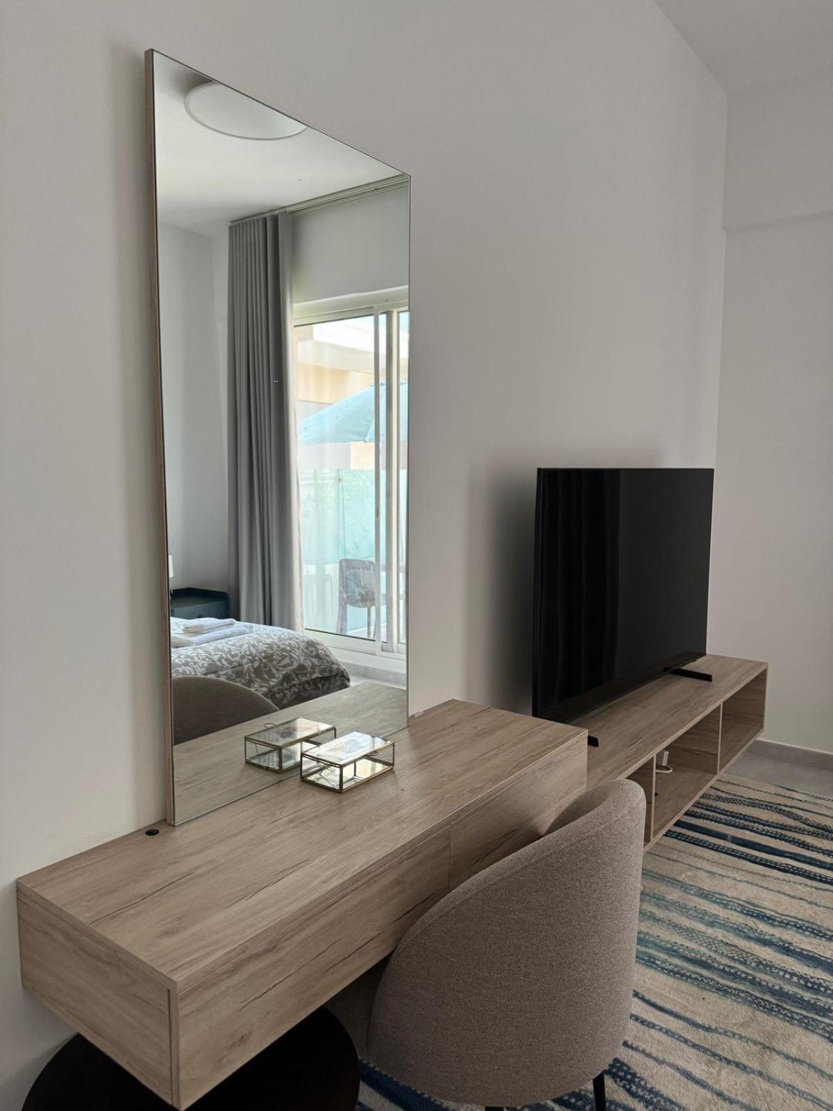 Apartment Fully Equipped Prime Location With Pool & Gym