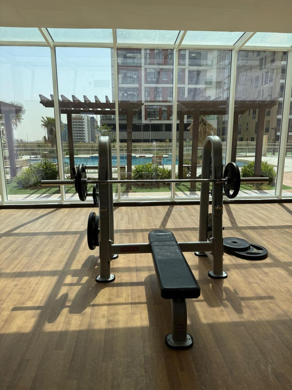 Apartment Fully Equipped Prime Location With Pool & Gym *