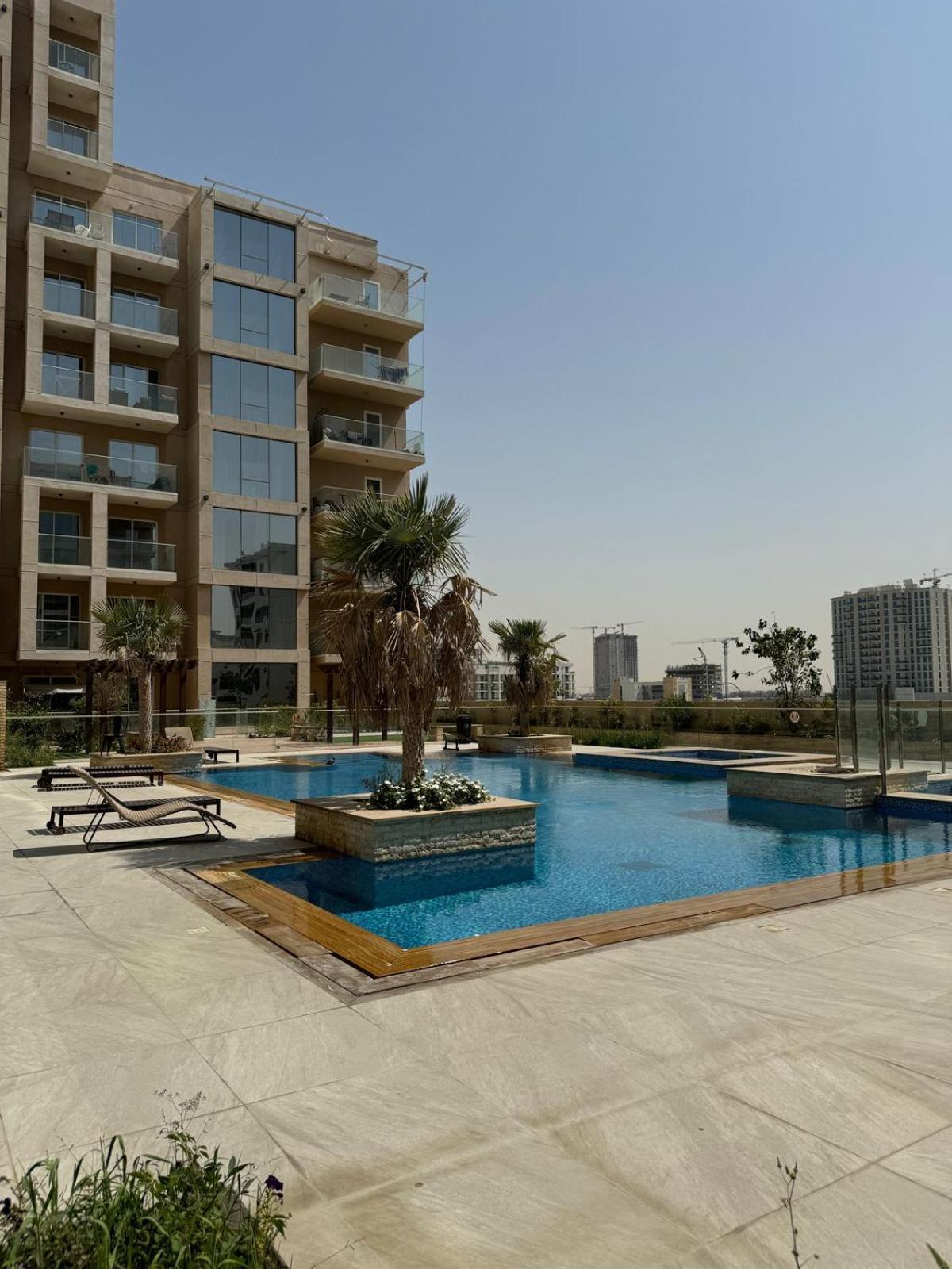 Apartment Fully Equipped Prime Location With Pool & Gym Dubai