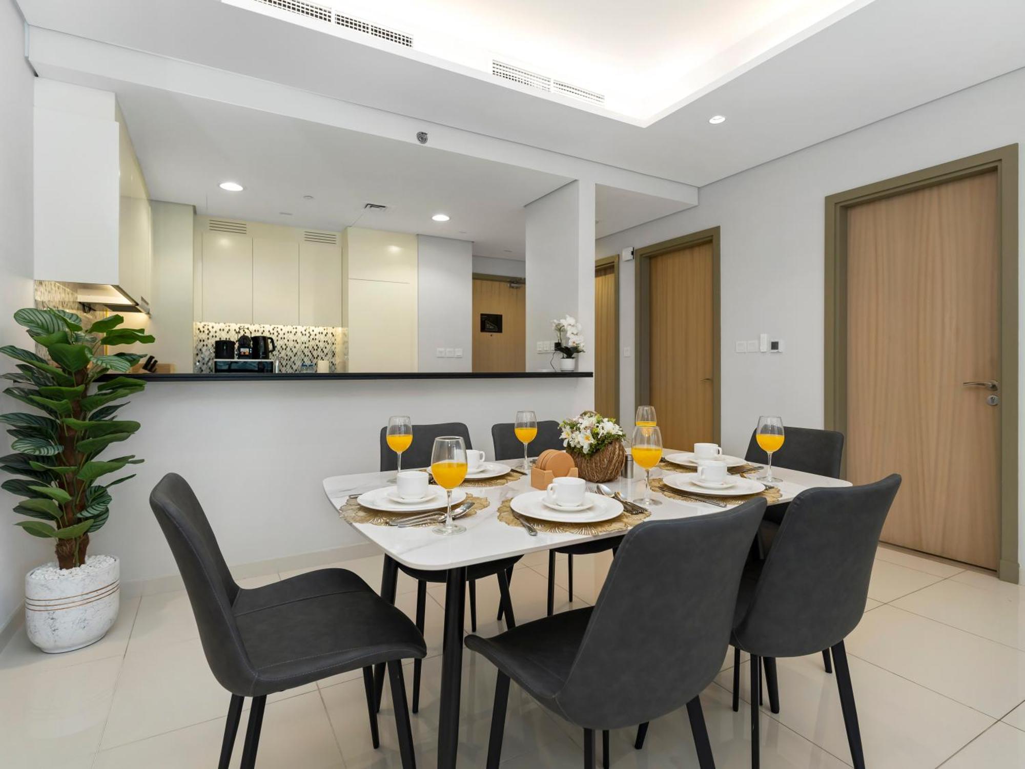 Apartment Stunning Burj View - High Infinity Pool - Cozy 2br Dubai