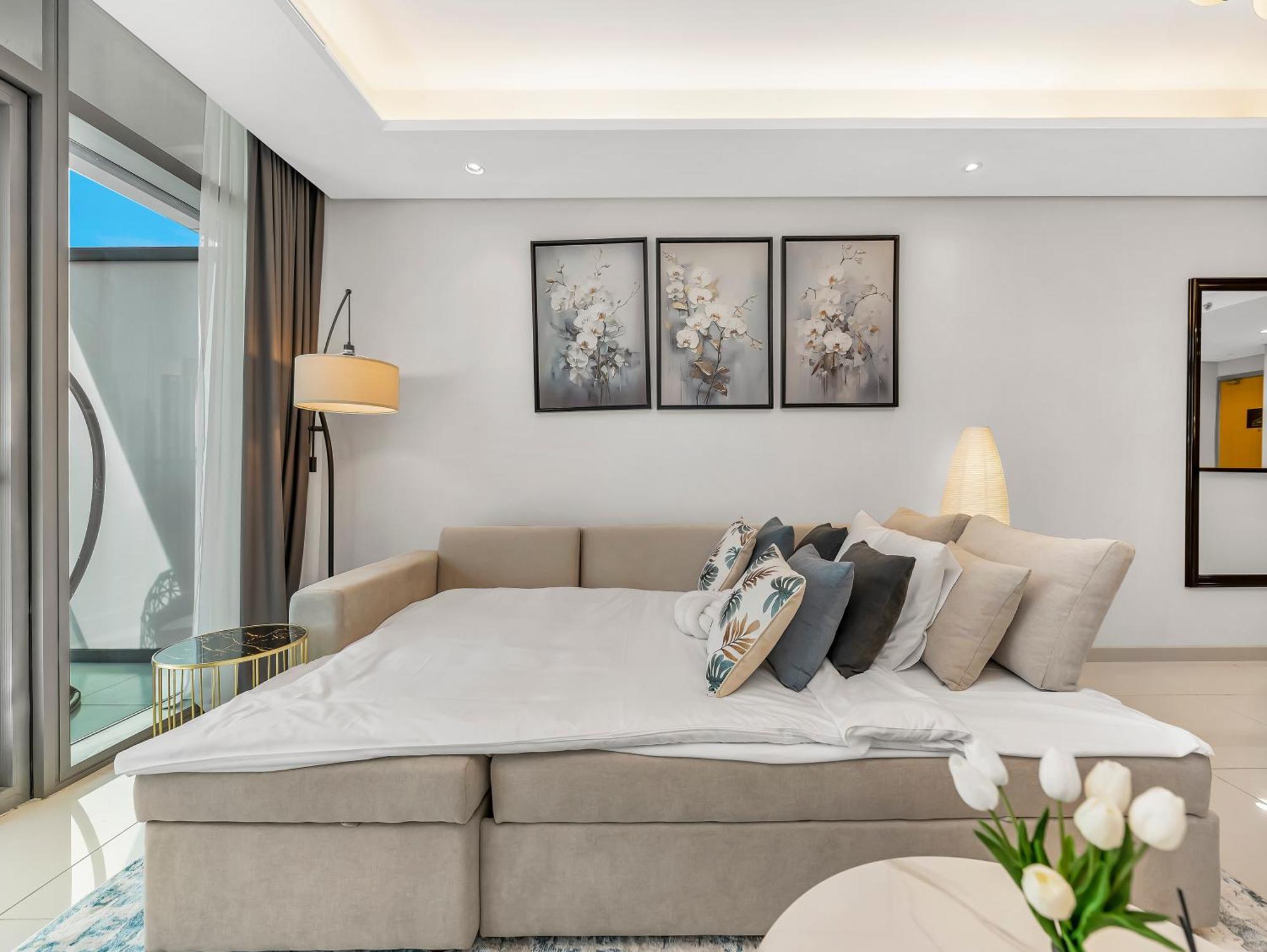 Stunning Burj View - High Infinity Pool - Cozy 2br