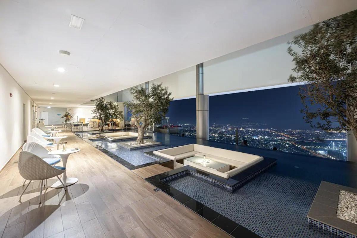 Stunning Burj View - High Infinity Pool - Cozy 2br