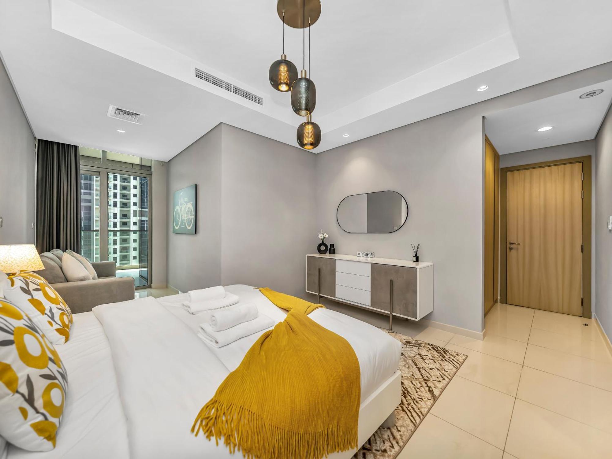Stunning Burj View - High Infinity Pool - Cozy 2br