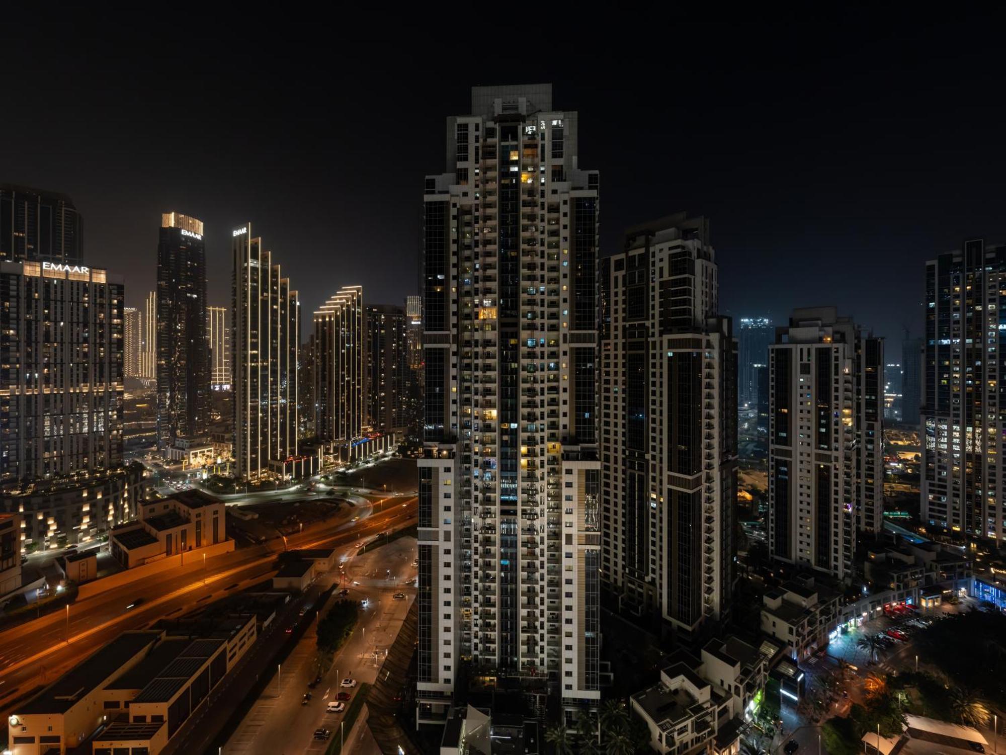 Stunning Burj View - High Infinity Pool - Cozy 2br