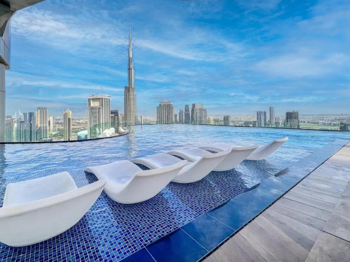 Stunning Burj View - High Infinity Pool - Cozy 2br * Dubai