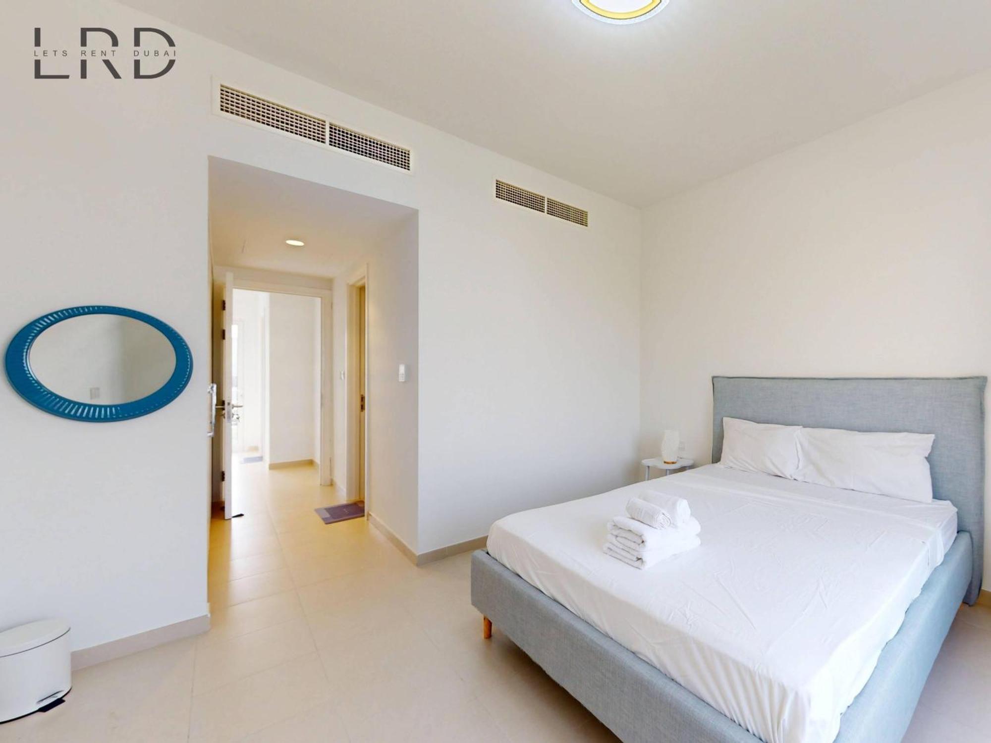 Bright And Cozy 2br In Emaar South