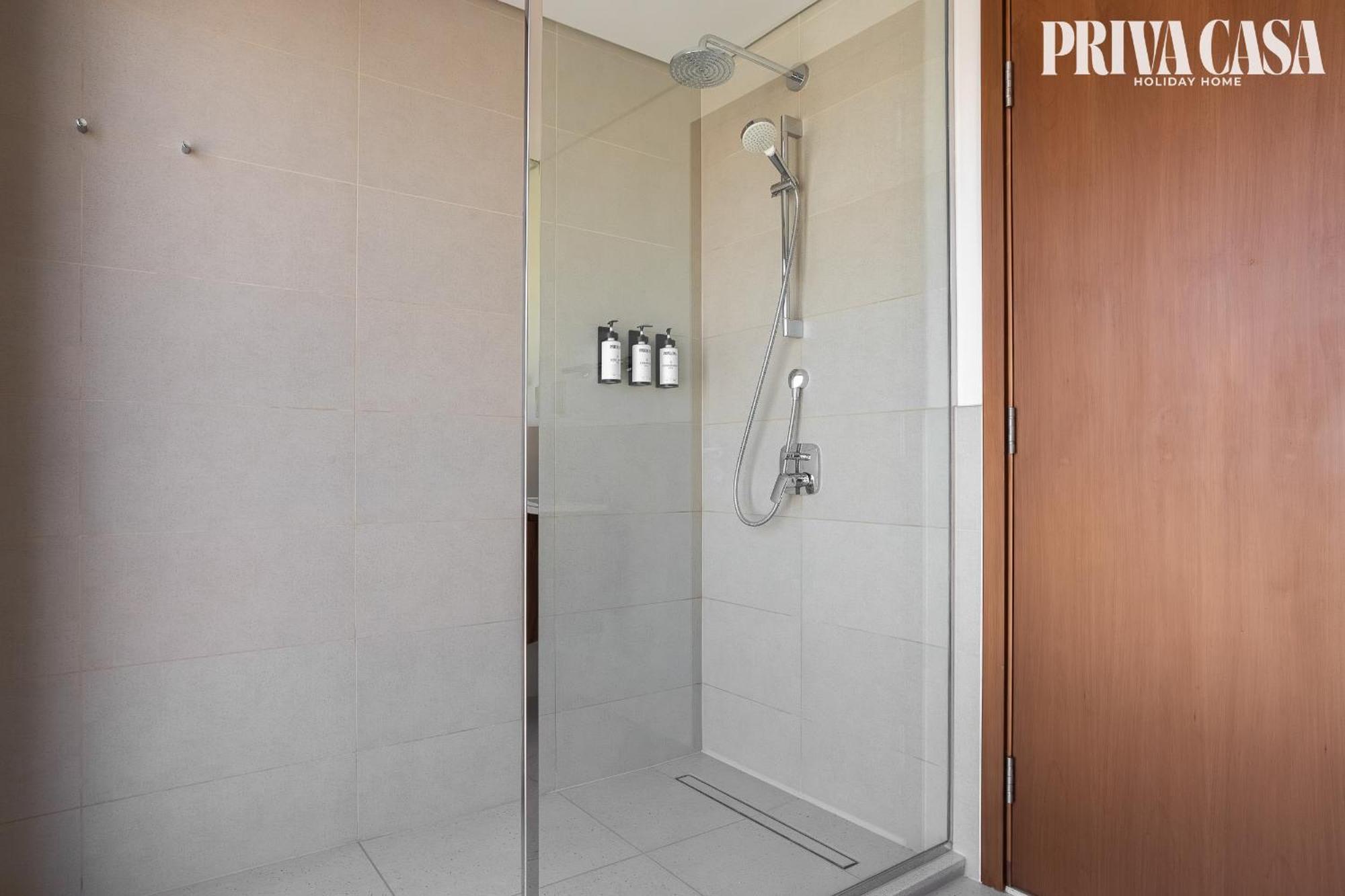 Priva Casa - Classy 2br Retreat Vida Apartment Dubai