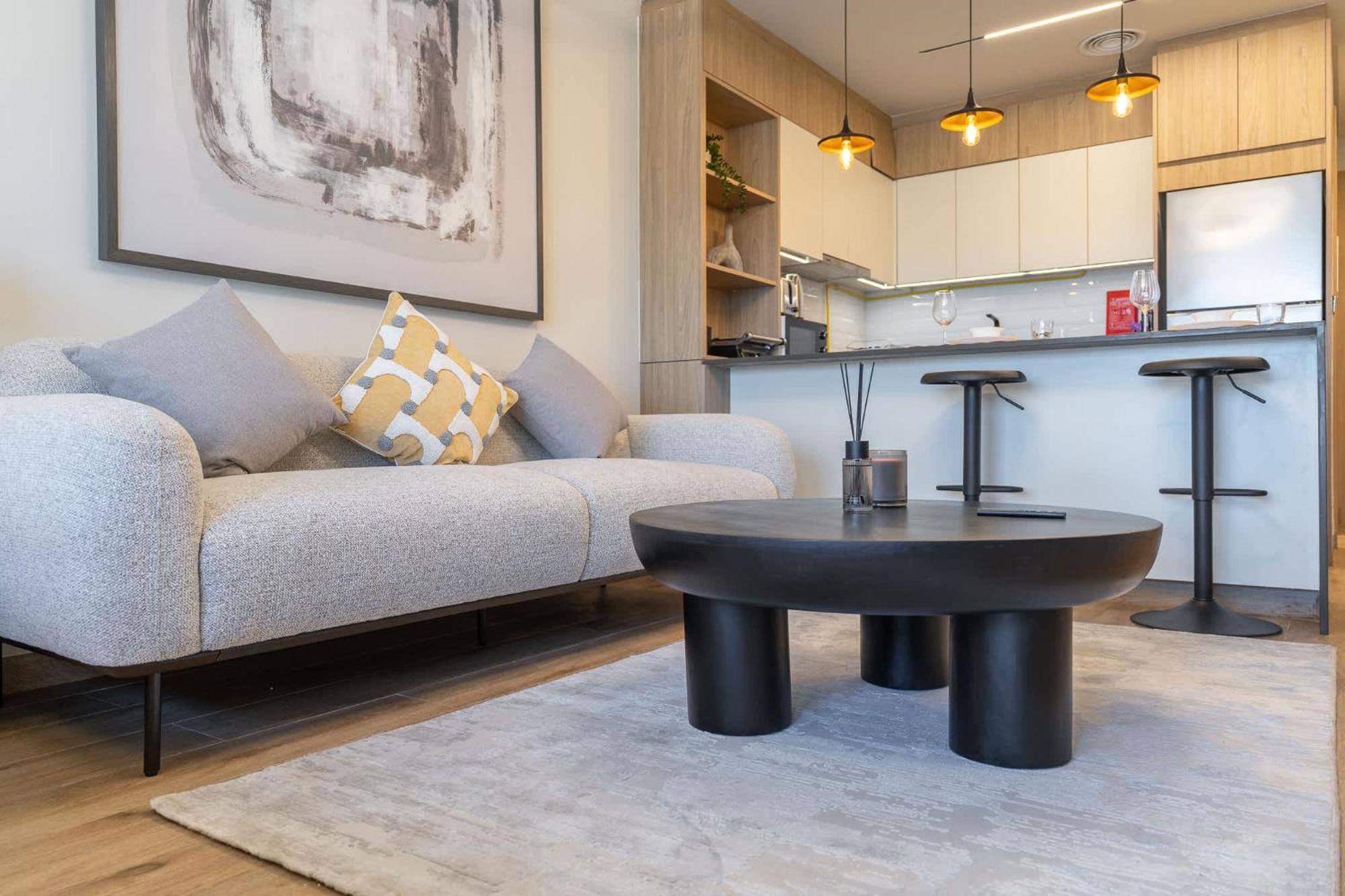 Comfortable Flat That Sleeps 2 Near Circle Mall Dubai