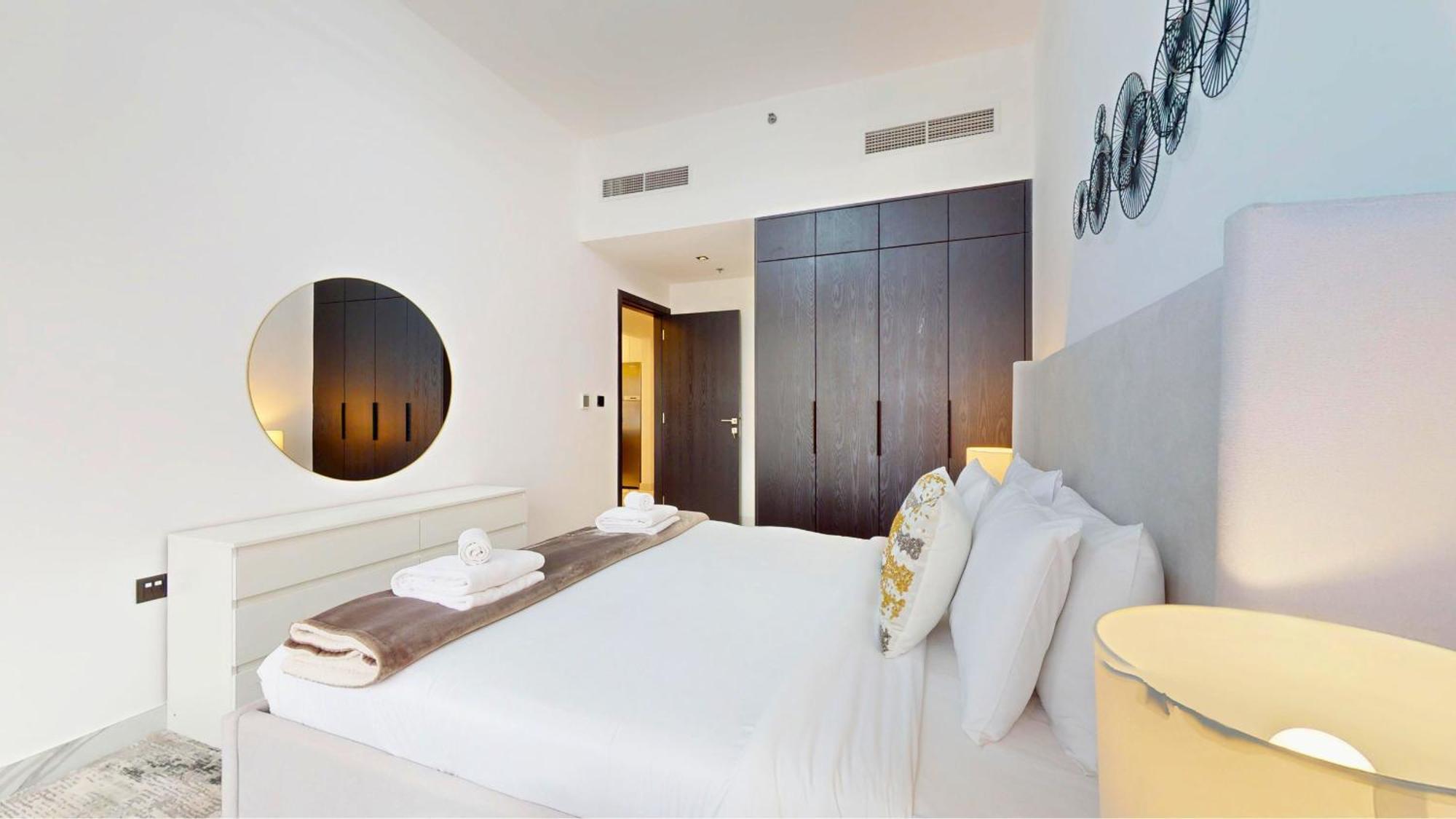 Premium 1br Retreat In Arjan Premier Location Apartment *