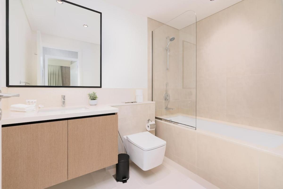 Apartment Luxury Furnished Unit In Downtown High Floor Dubai