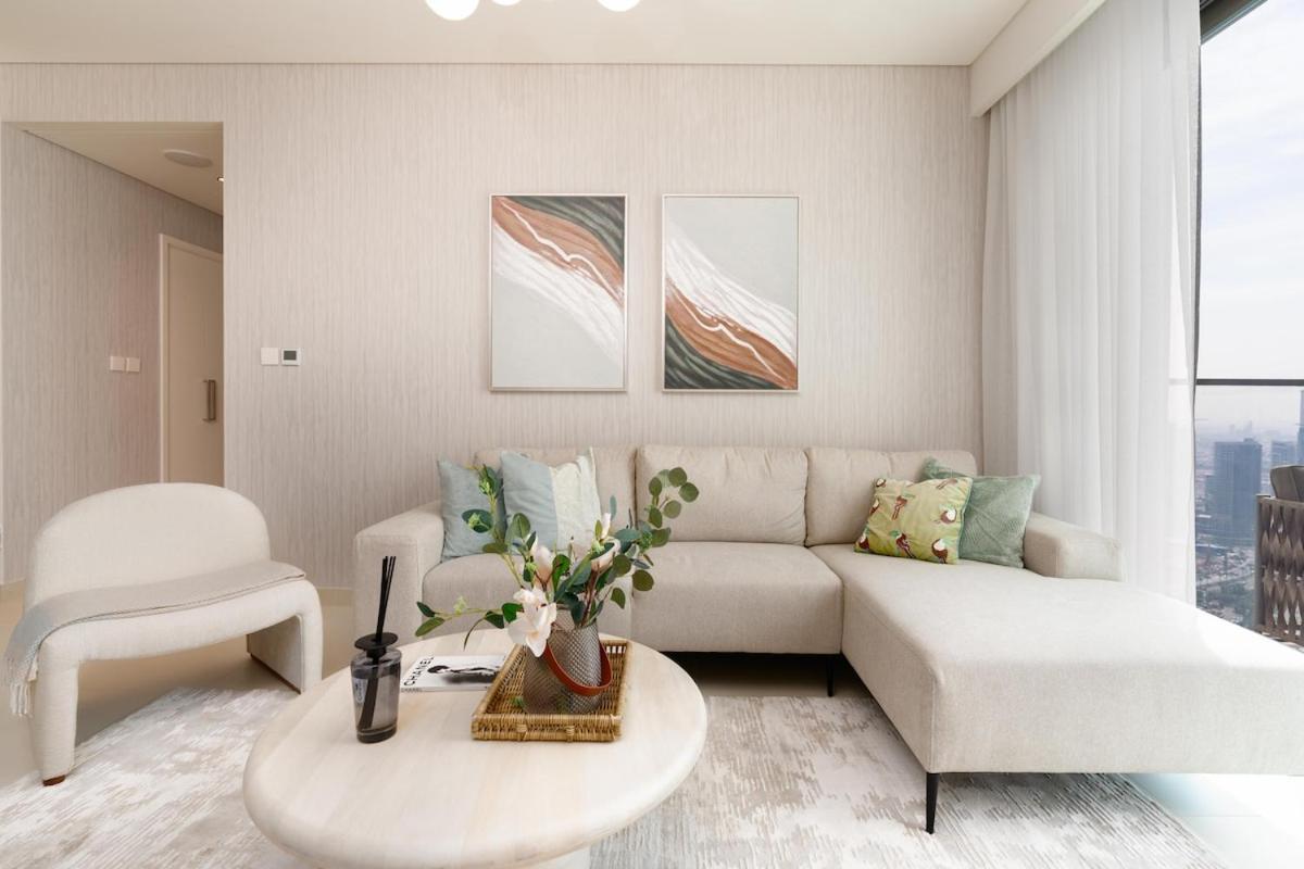 Luxury Furnished Unit In Downtown High Floor Dubai