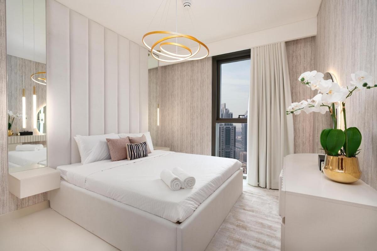Apartment Luxury Furnished Unit In Downtown High Floor *