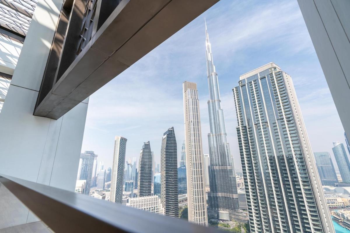 Luxury Furnished Unit In Downtown High Floor *