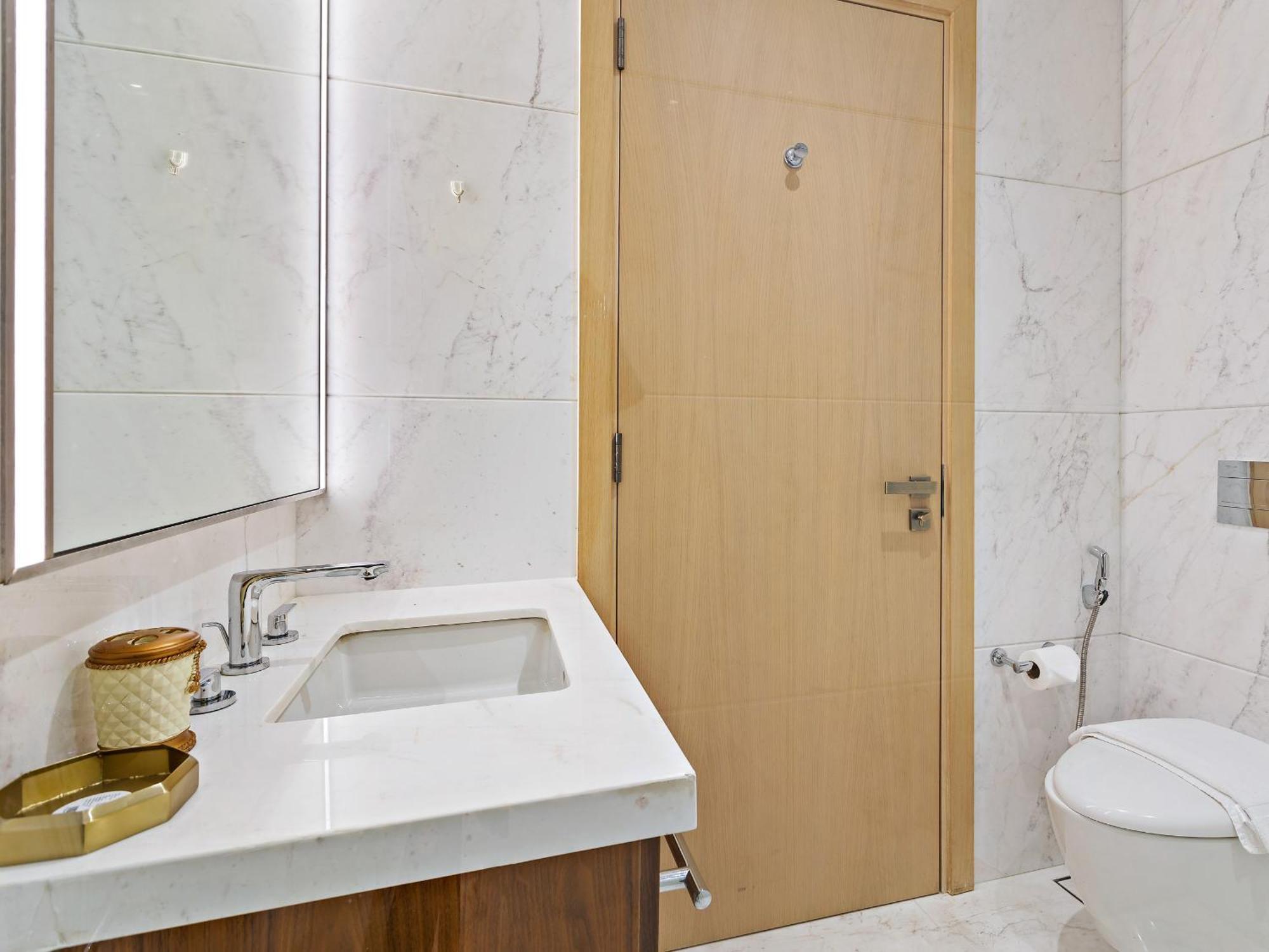 Modern And Classic 1bdr In Rp Heights Downtown * Dubai