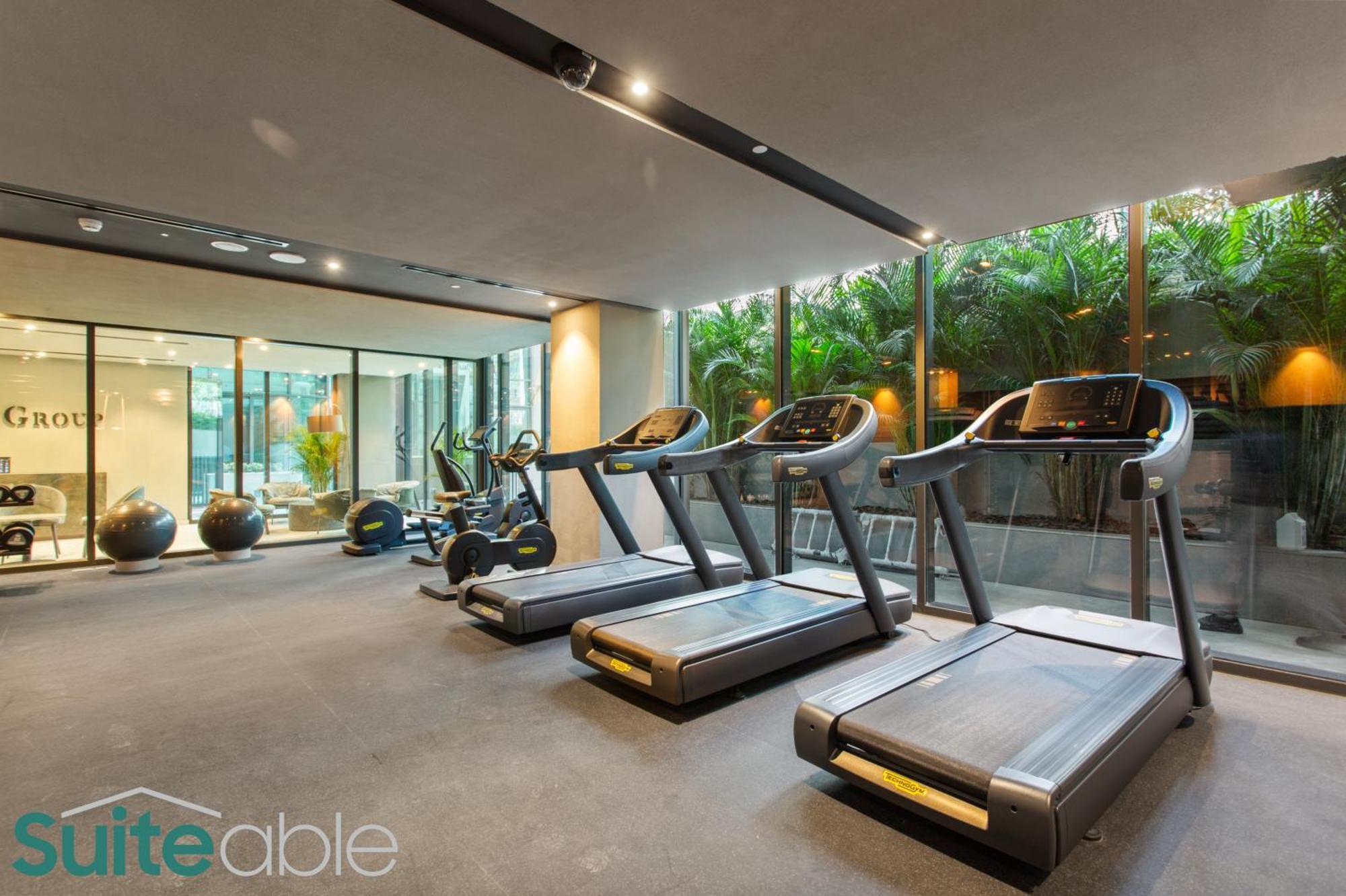 Chic With Pool Access In The Autograph Apartment Dubai