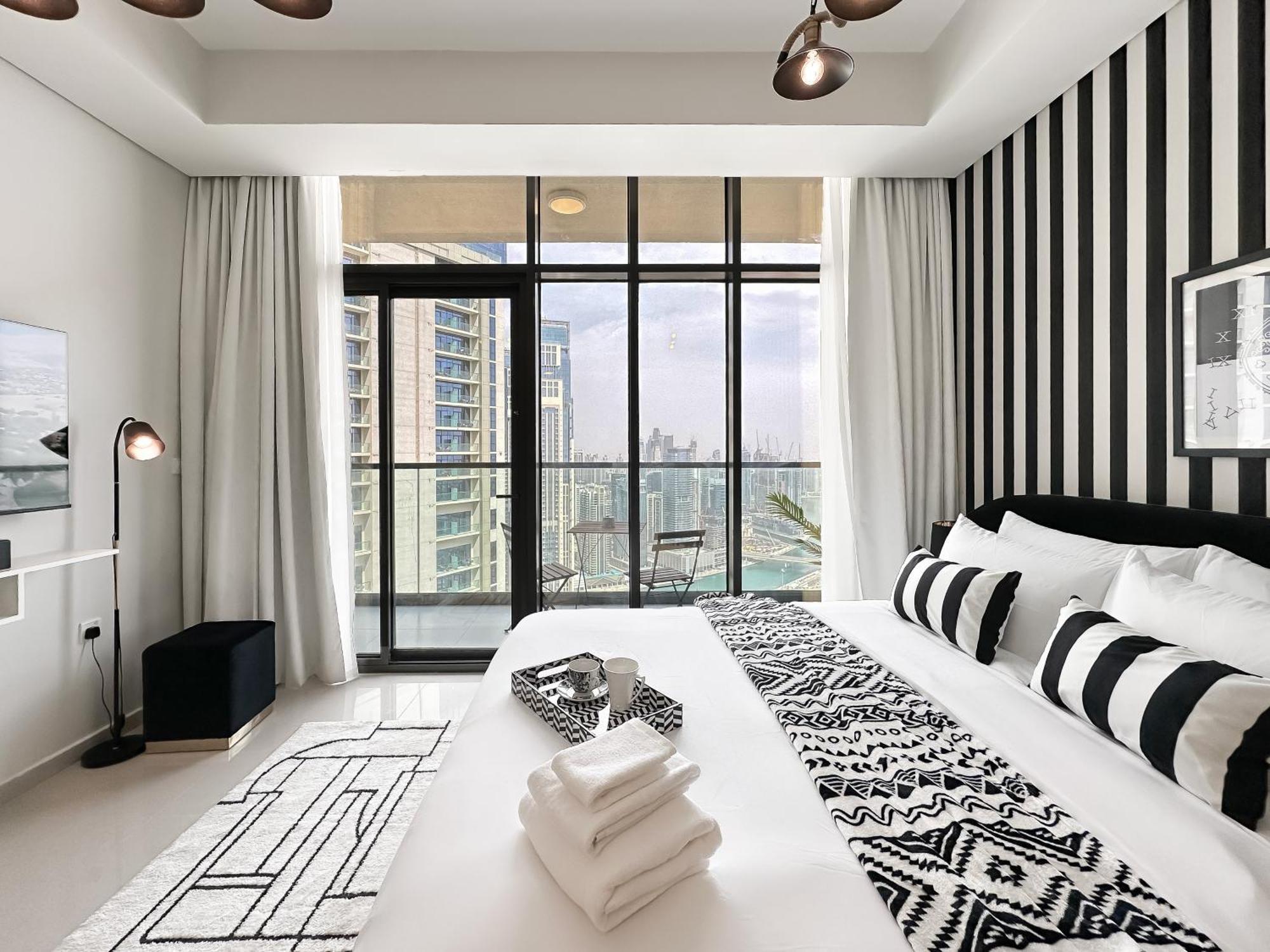 Apartment Trophy-twilight Edge 55th Floor W Lush Lagoon Pool *