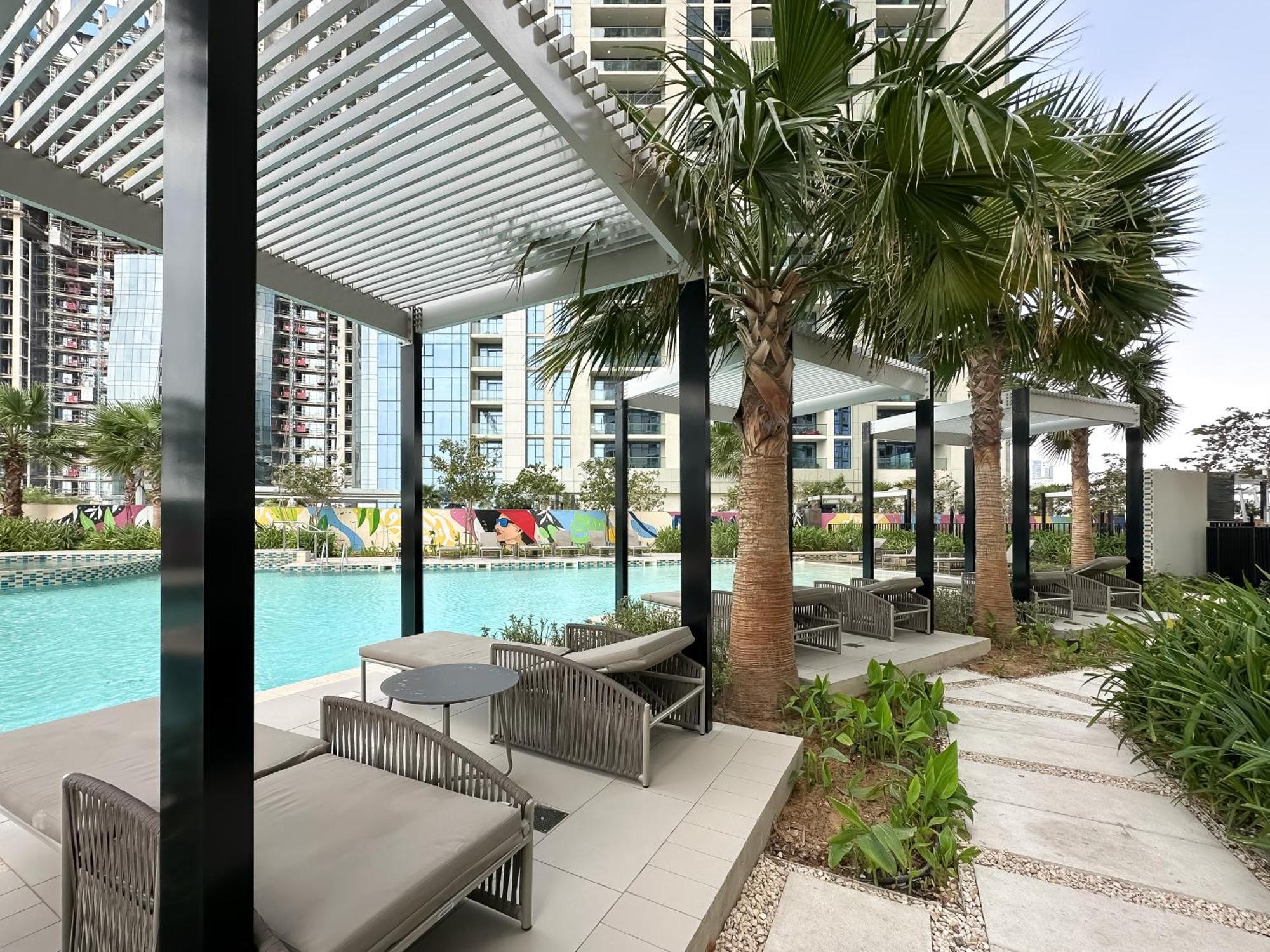 Apartment Trophy-twilight Edge 55th Floor W Lush Lagoon Pool Dubai