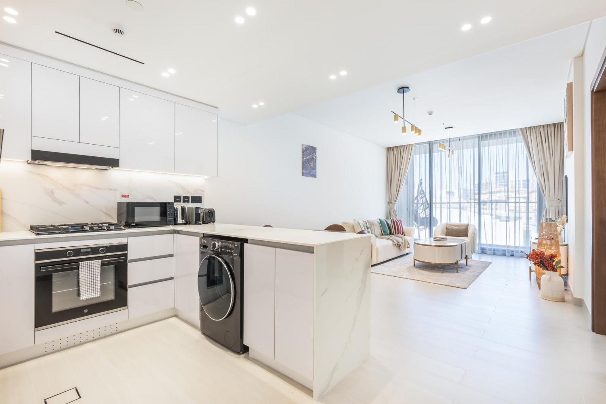 Apartment Exquisite Brand New In The Heart Of Jvc *