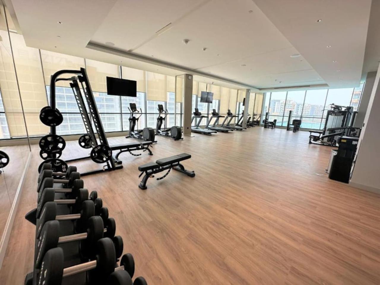 Waves Grande - One Bedroom With View Apartment Dubai