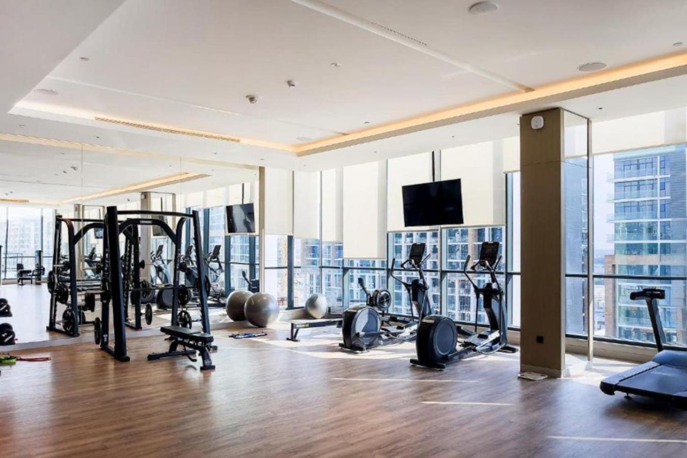 Waves Grande - One Bedroom With View Apartment Dubai