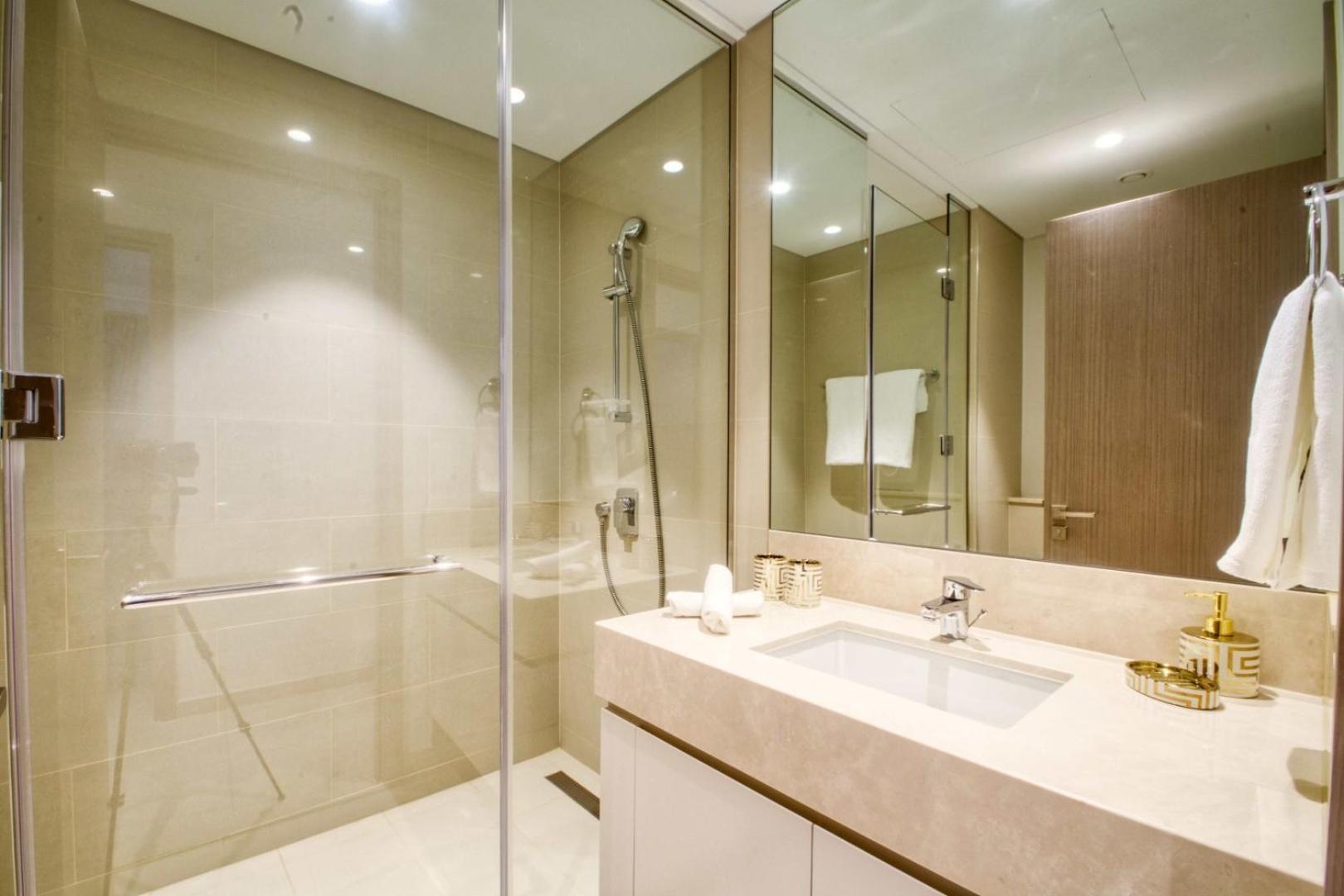 Sky-high Charm Exquisite 2bdr In Downtown Dubai