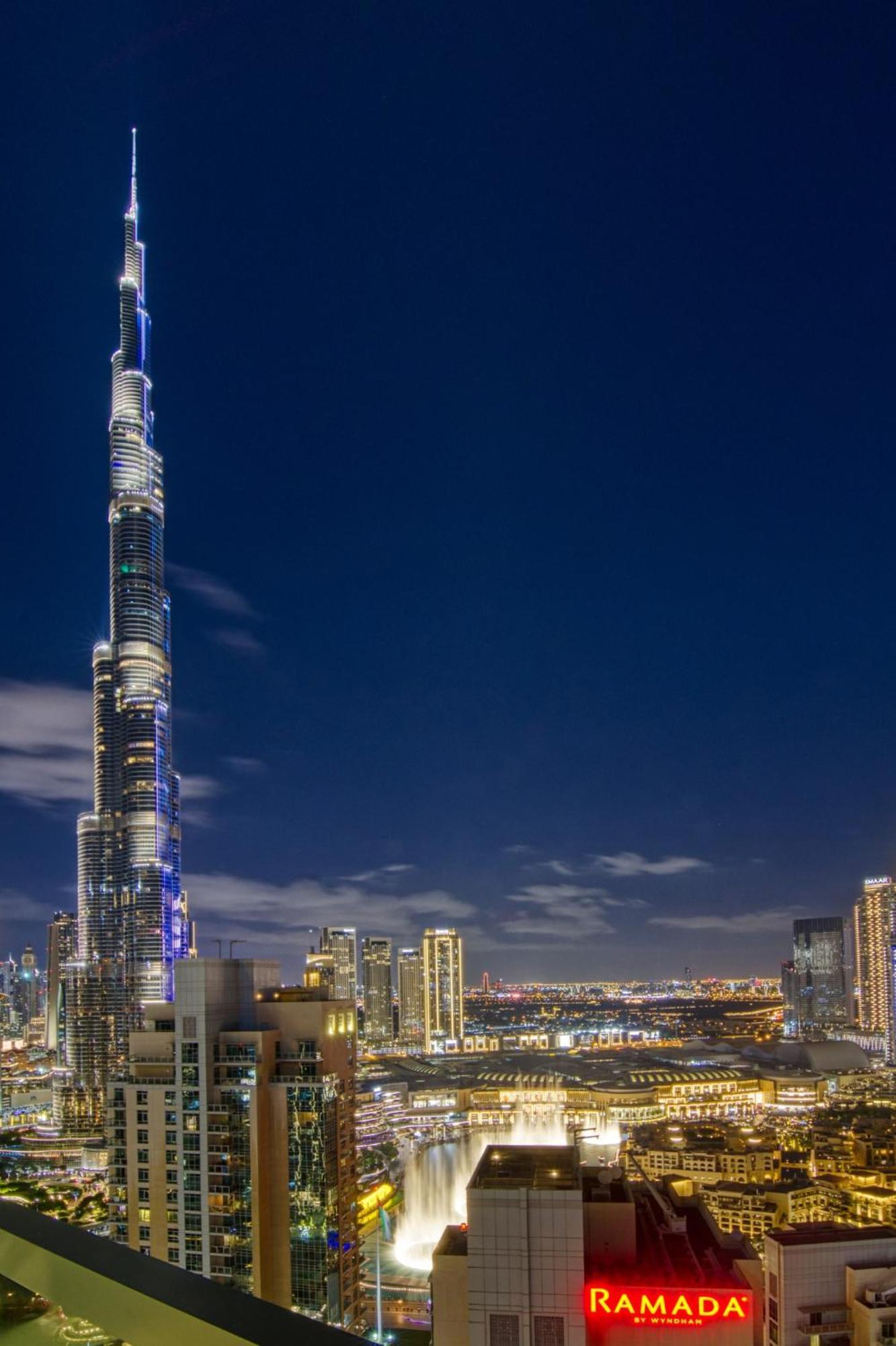 Luxurious 2bdr With Burj Khalifa Views Apartment