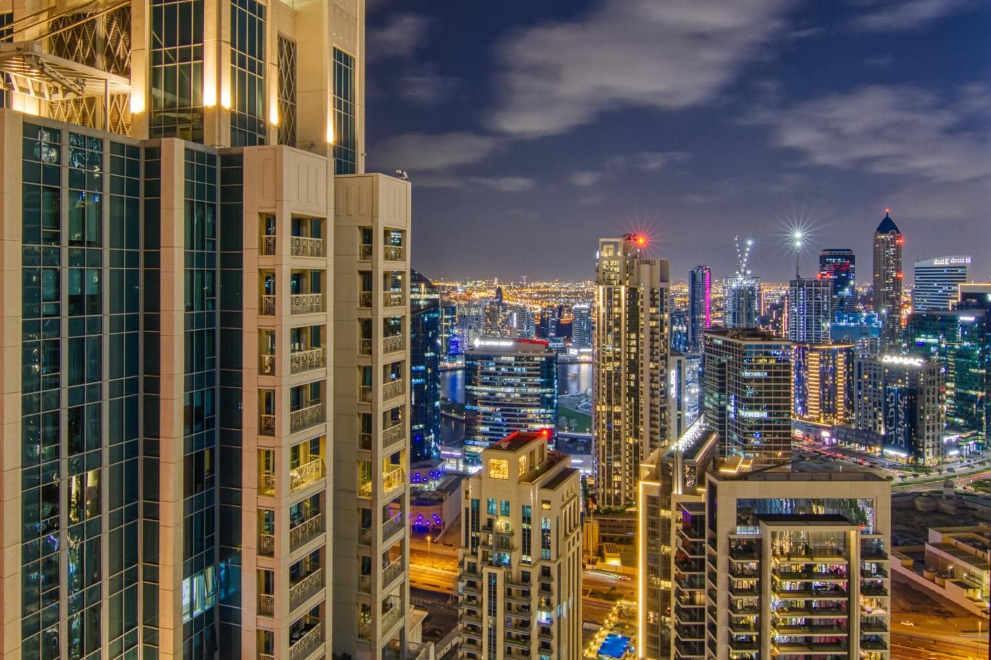 Apartment Luxurious 2bdr With Burj Khalifa Views *